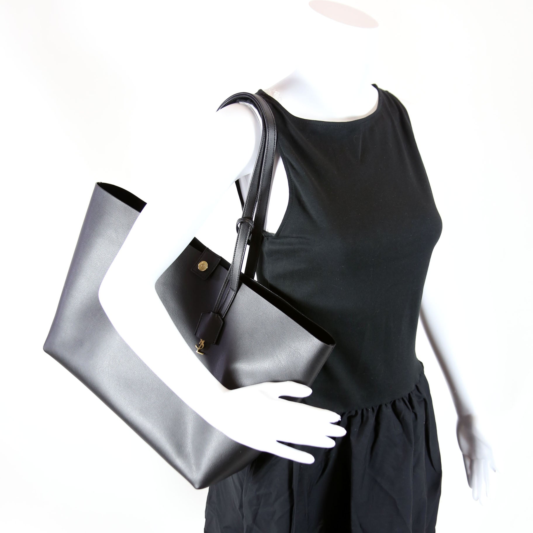 Shopping Bag East/West Supple Leather 600281 Black