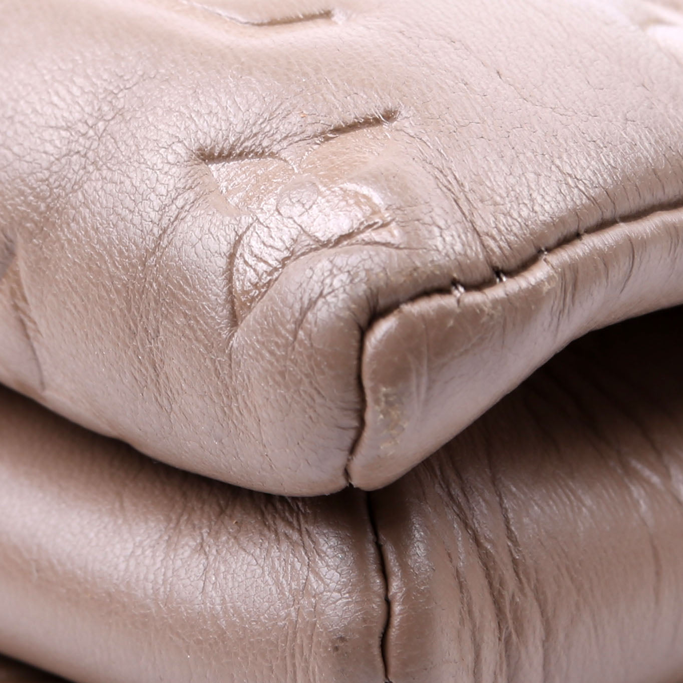 Coussin MM Lambskin Taupe