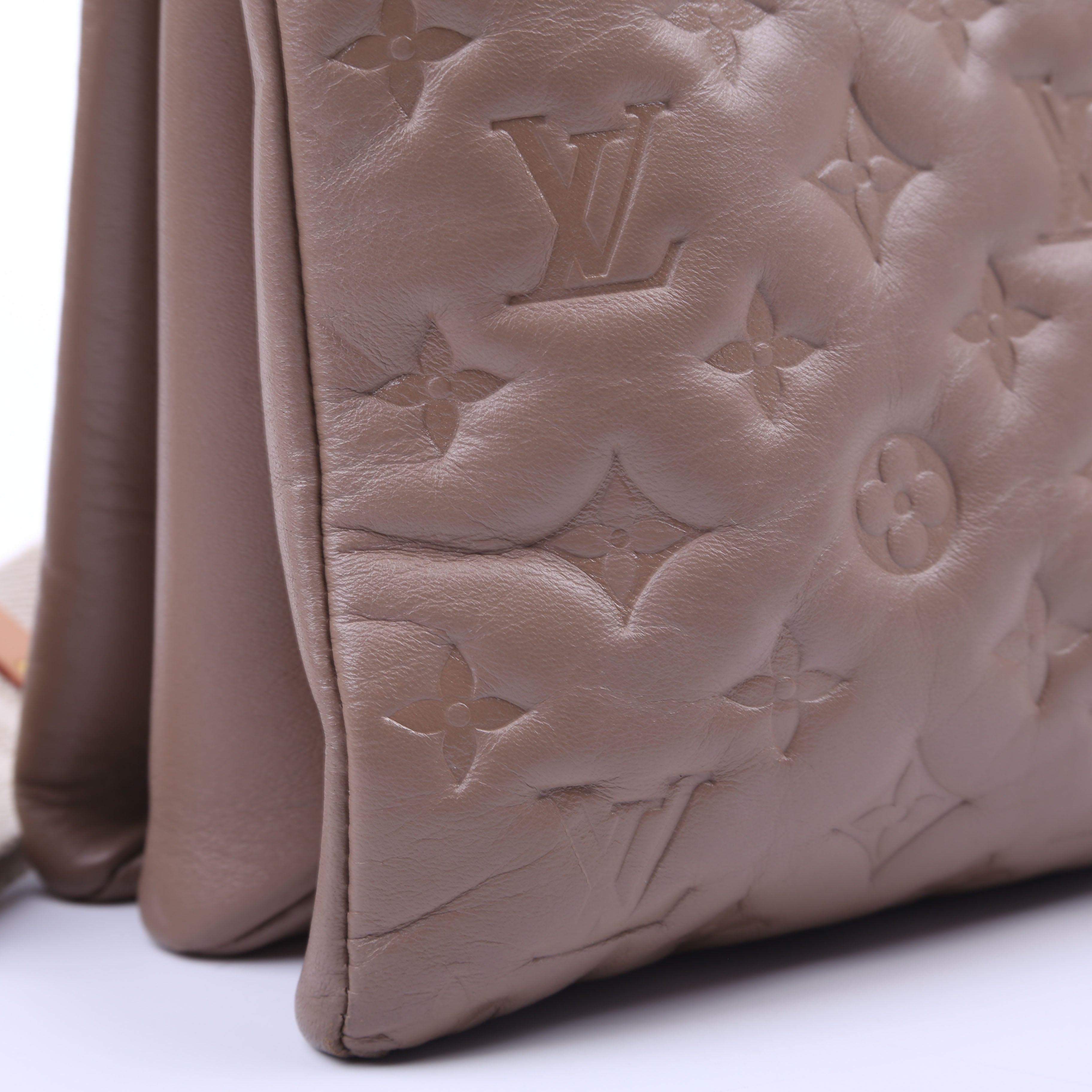 Coussin MM Lambskin Taupe