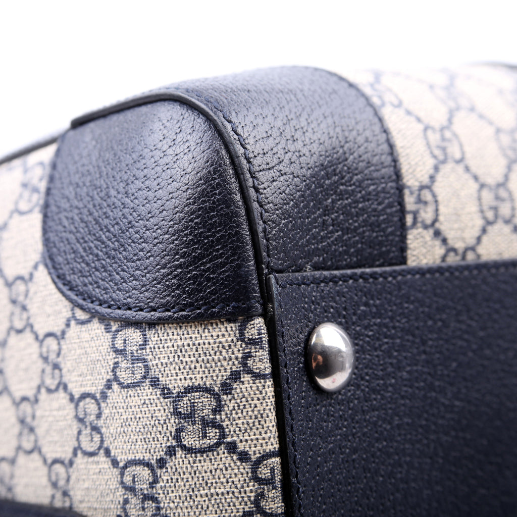 Gucci 724642 Savoy Medium Duffle