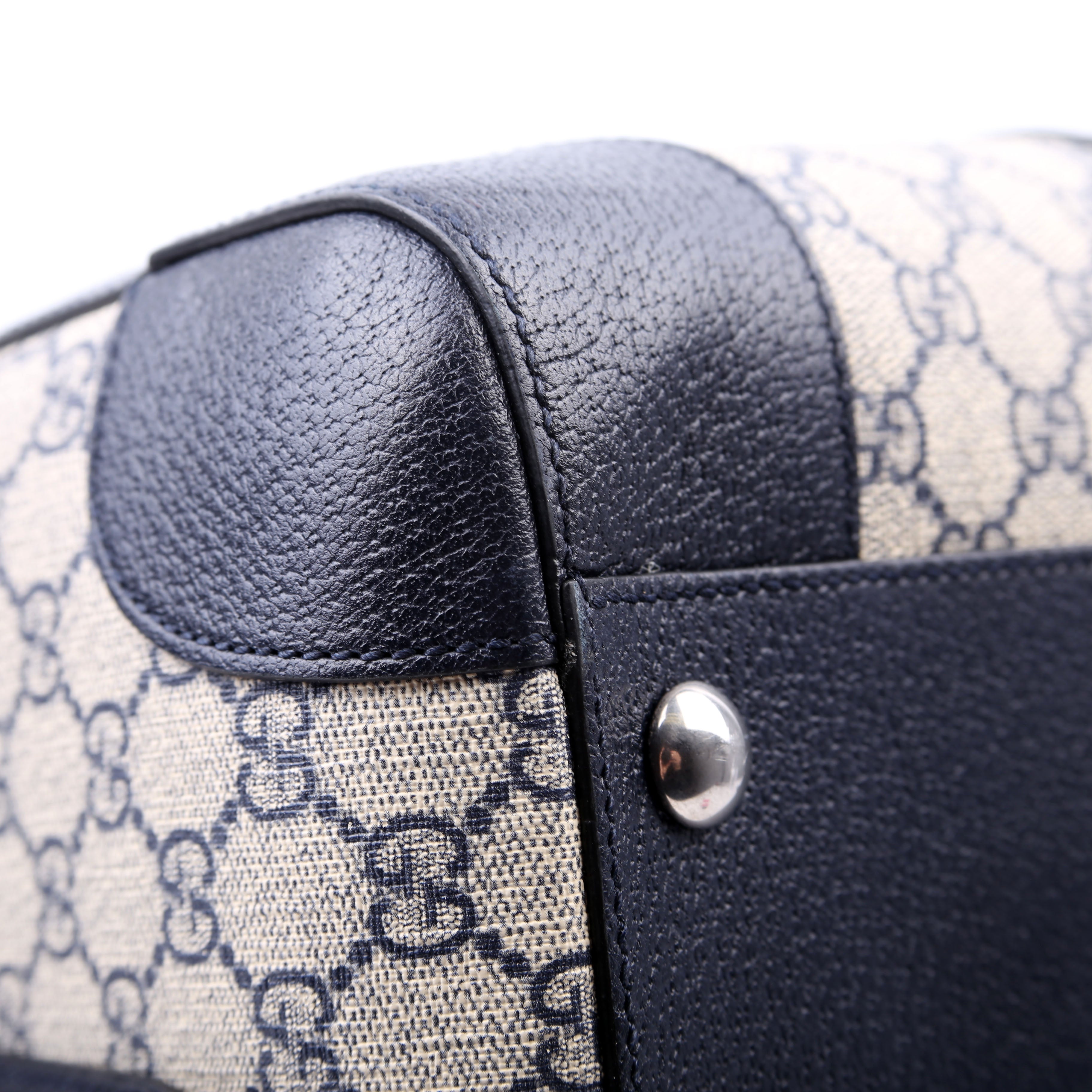 Gucci 724642 Savoy Medium Duffle