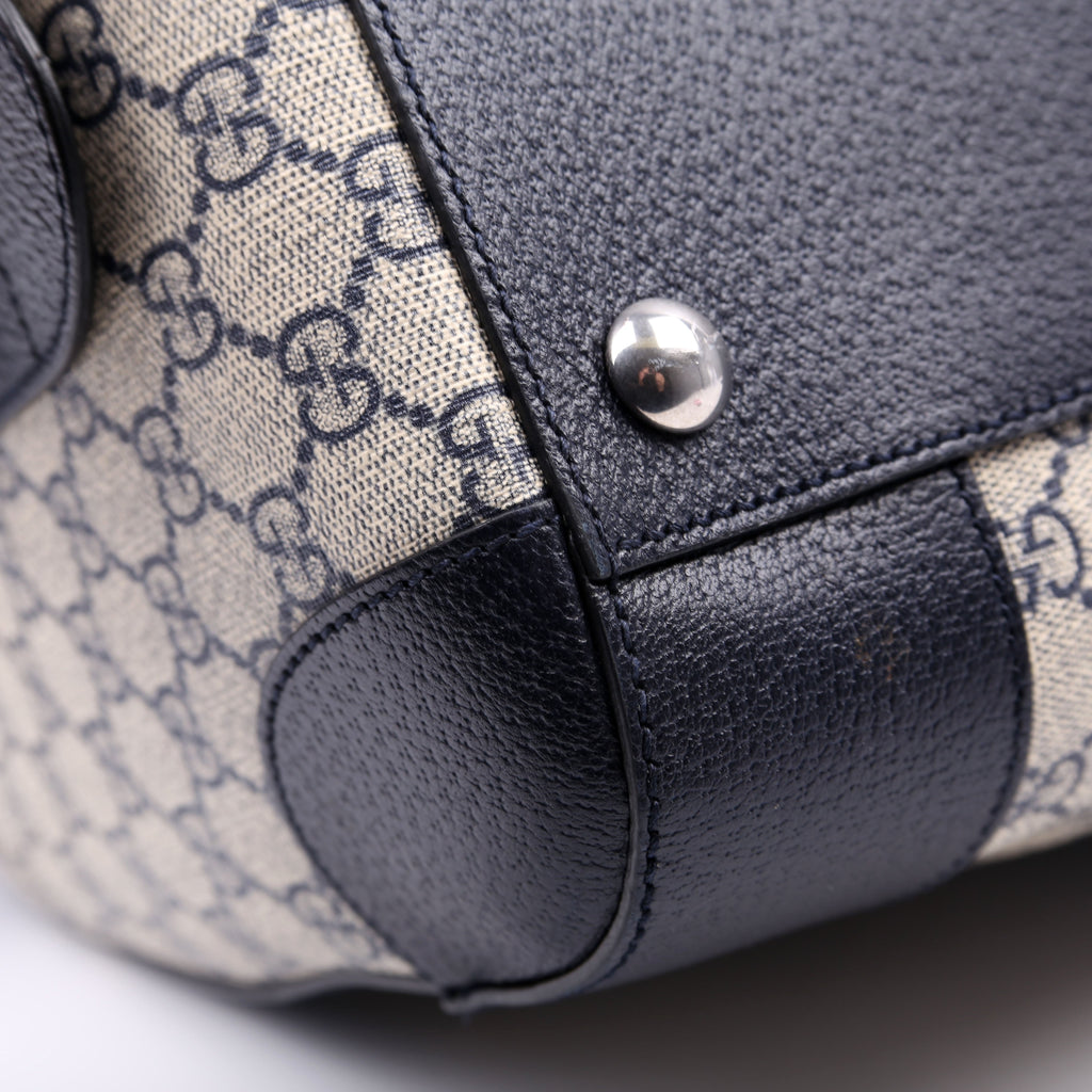 Gucci 724642 Savoy Medium Duffle