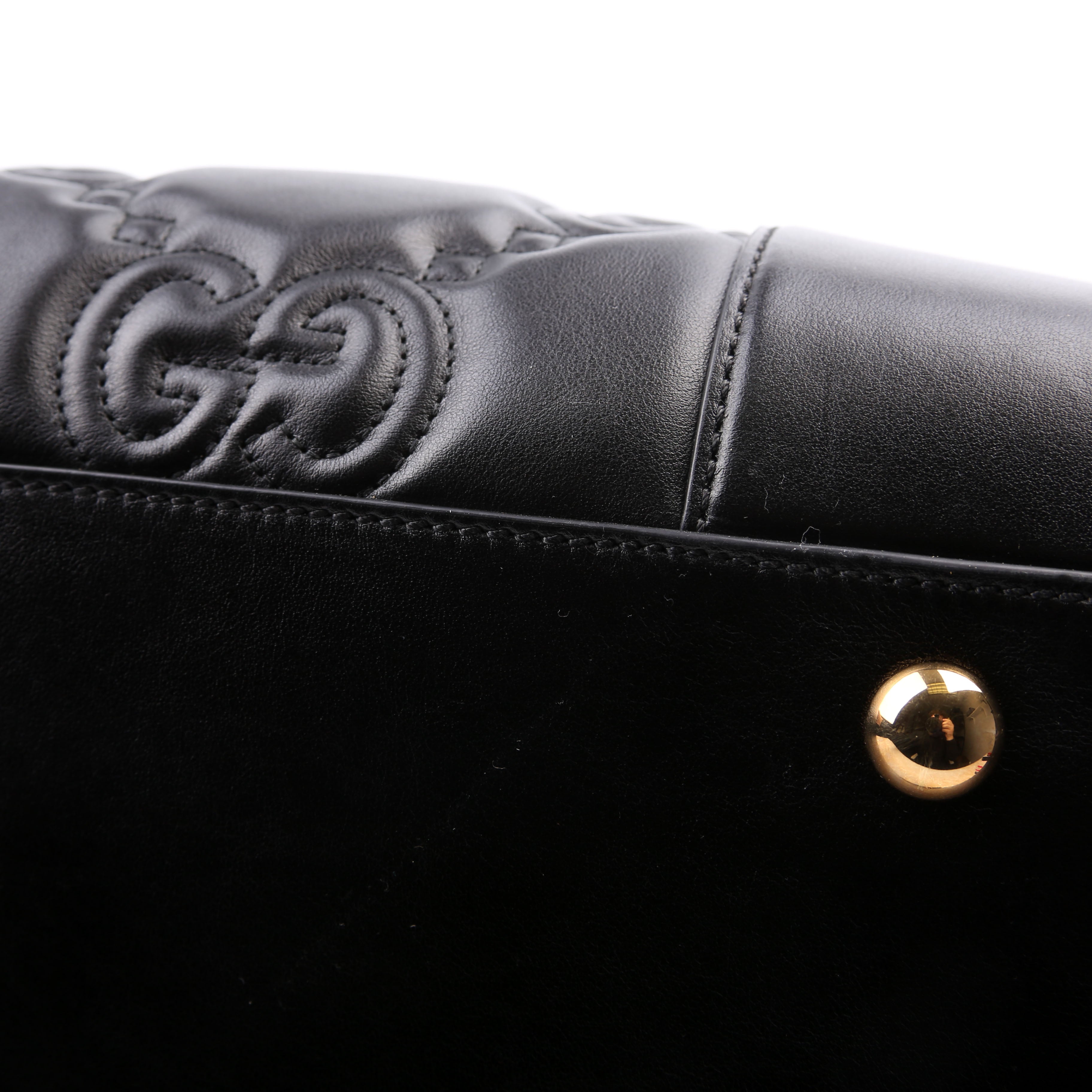 700762 GG Matelasse Medium Shuffle Black