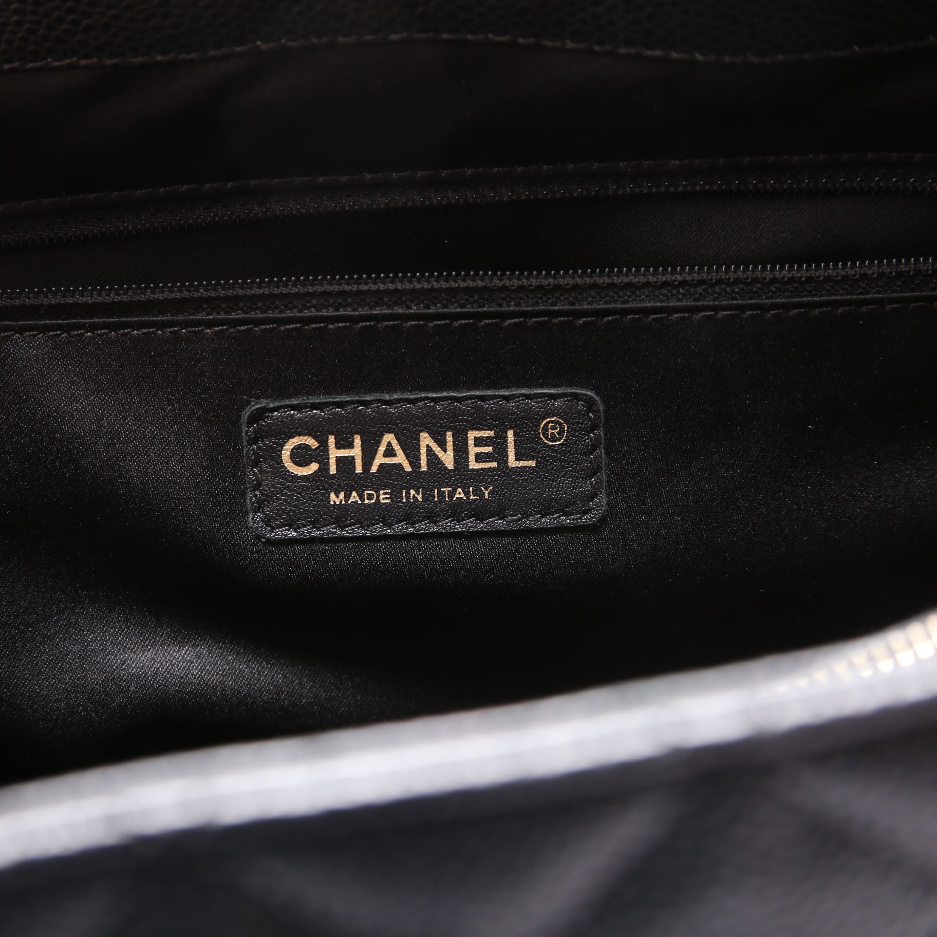 Grand Shopping Tote Extra Large Caviar Black