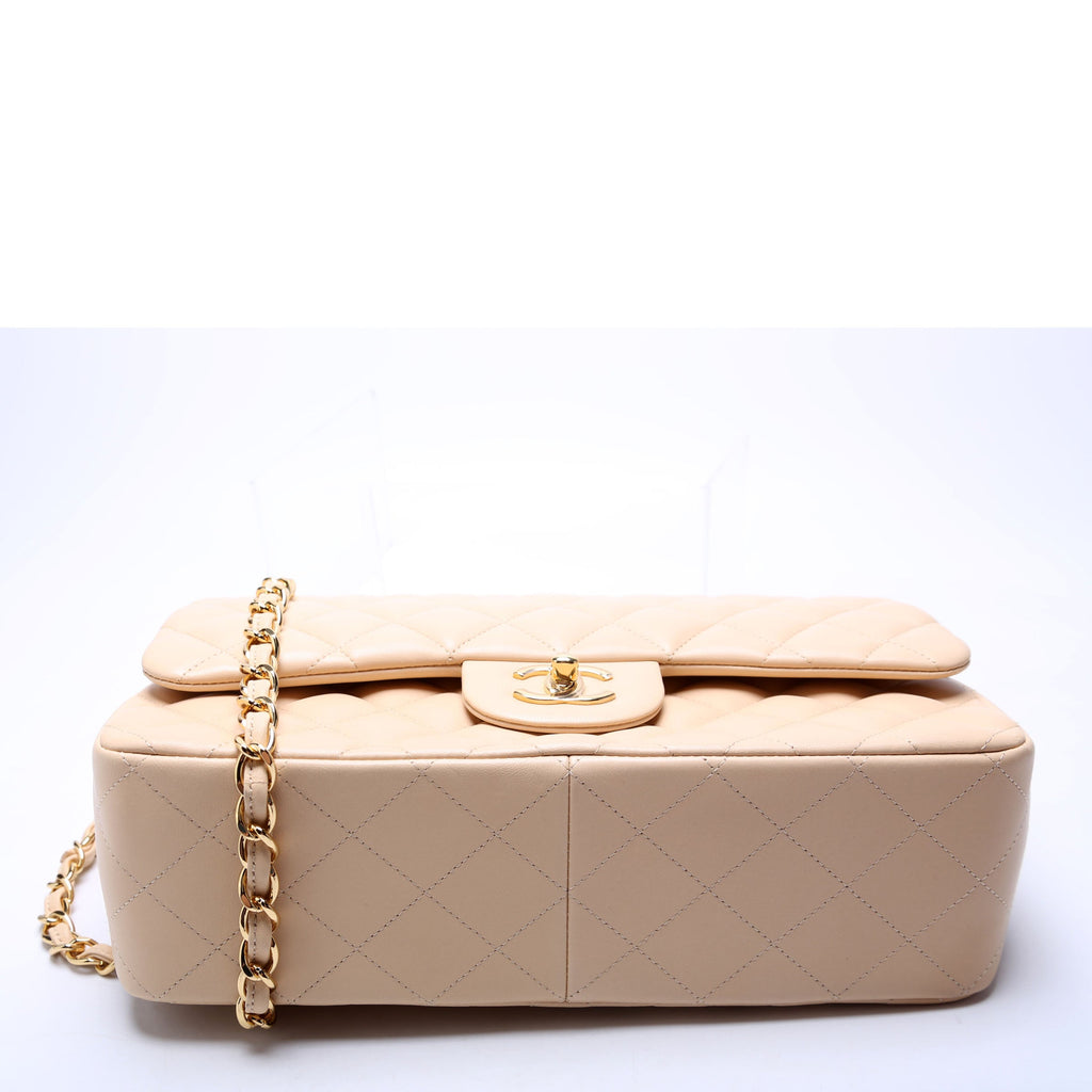 Classic Flap Jumbo Lambskin 24M Cream