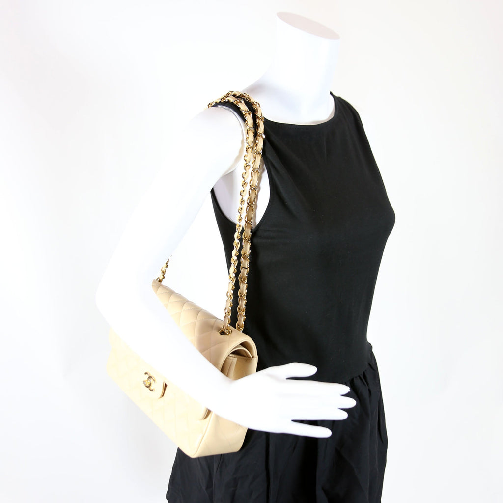 Classic Flap Jumbo Lambskin 24M Cream