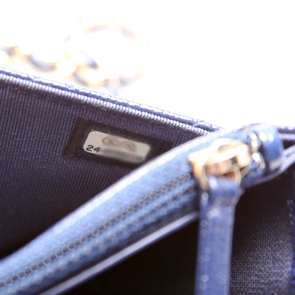 Wallet On Chain Quilted Caviar Blue