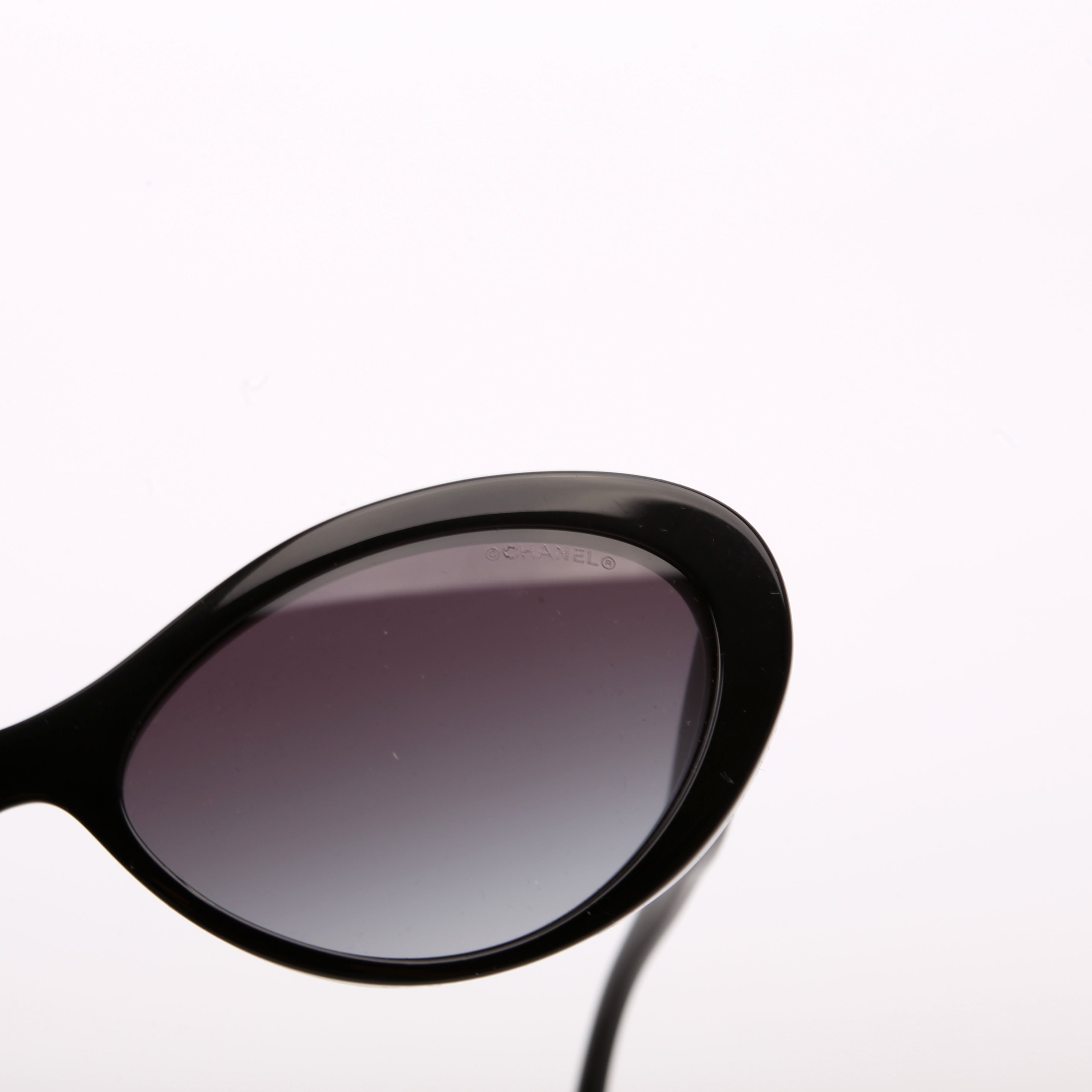 5416 Oval Acetate Polarized Sunglasses Black