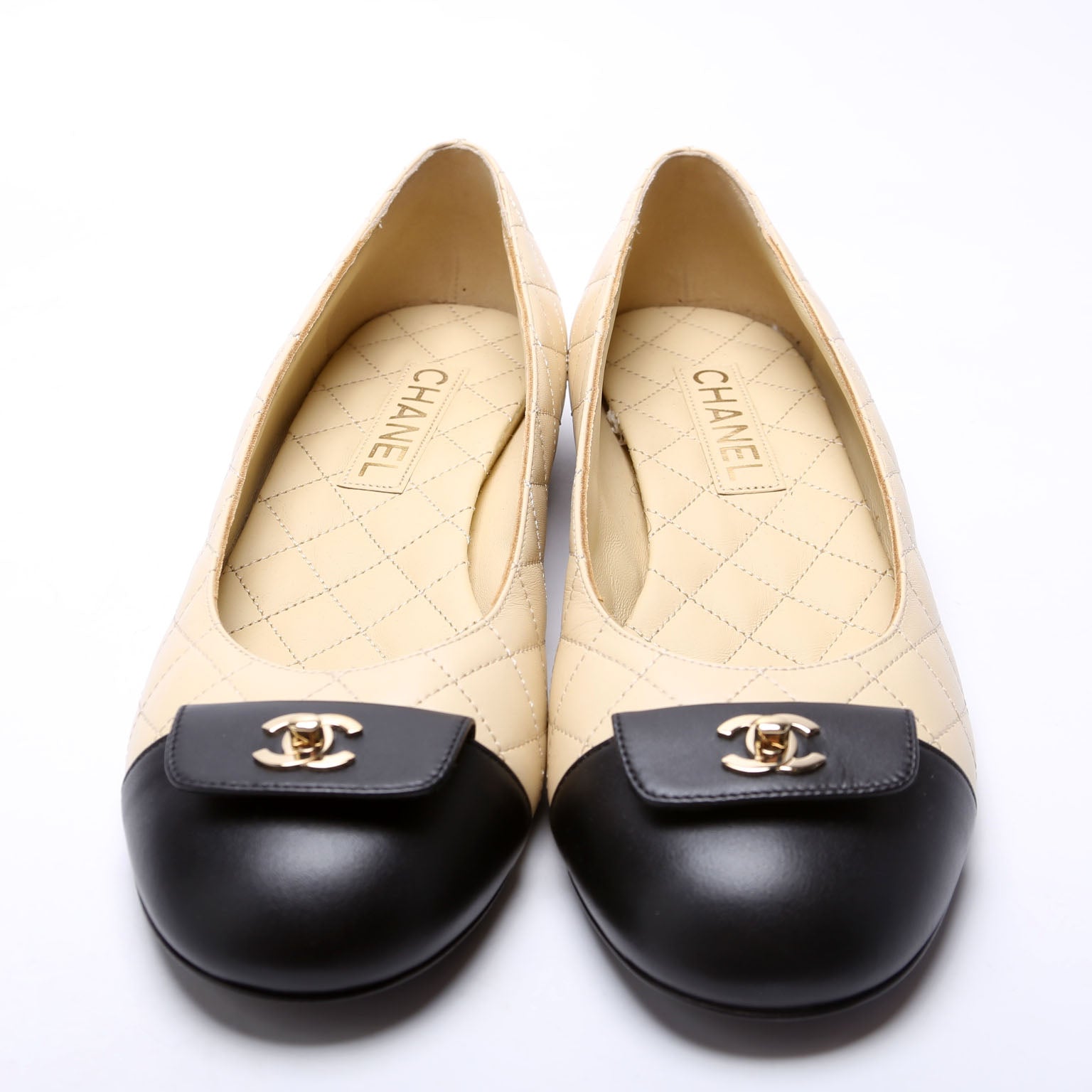 CC Turnlock Quilted Leather Ballet Flats Size 41 Beige/Black