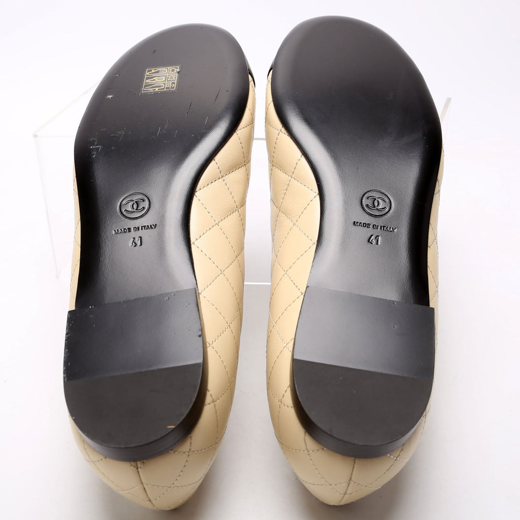 CC Turnlock Quilted Leather Ballet Flats Size 41 Beige/Black