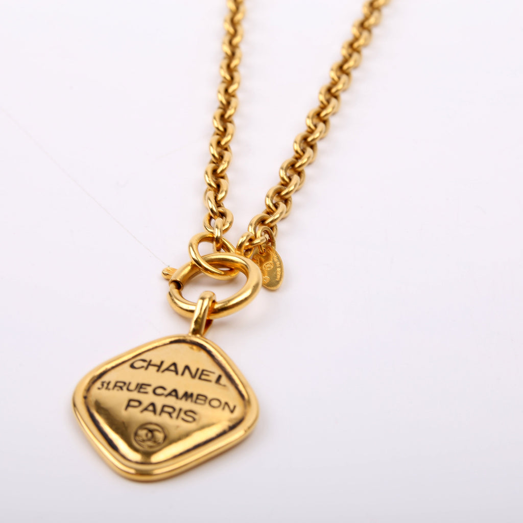 31 Rue Cambon Pendant Necklace Gold