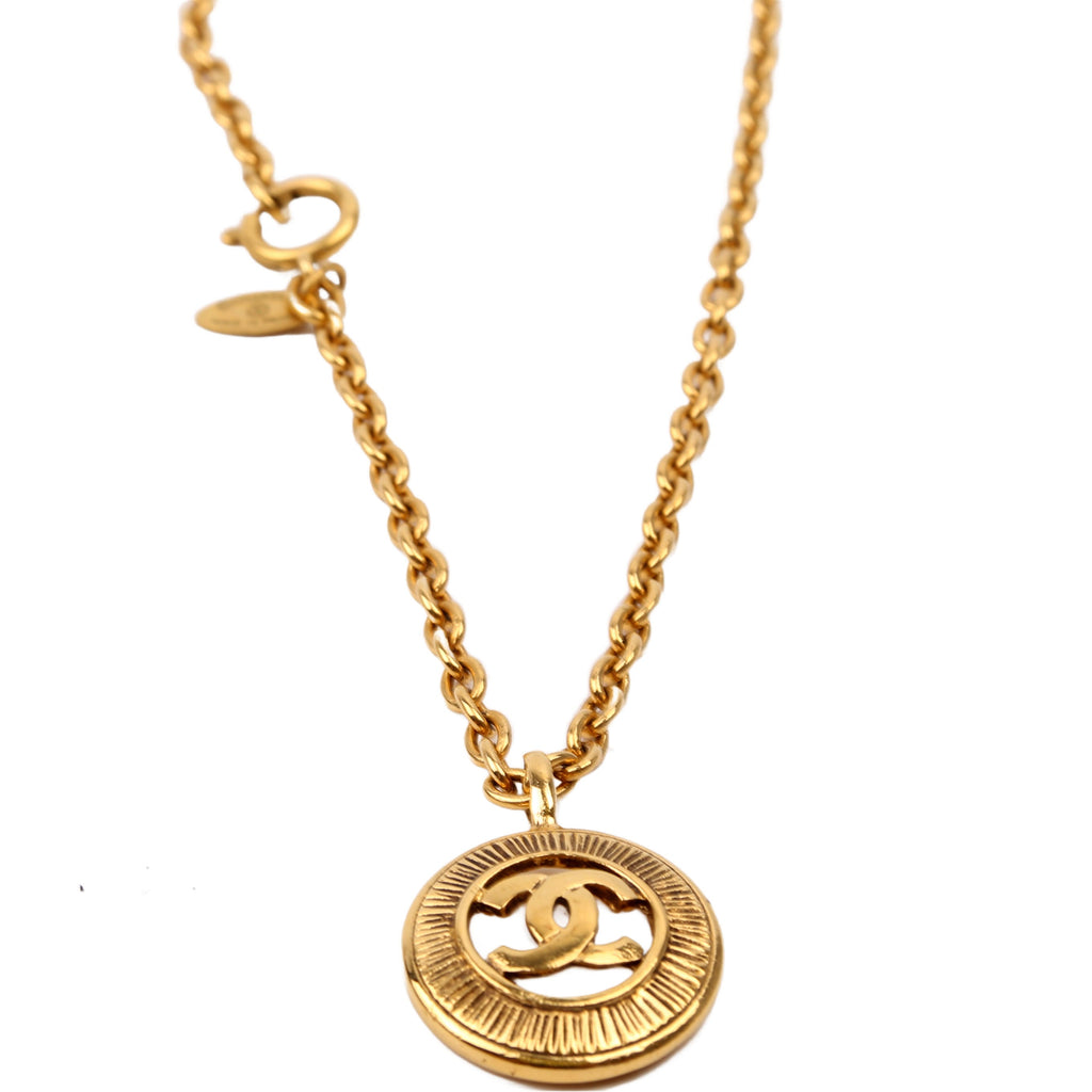 CC Pendant Choker Necklace Gold