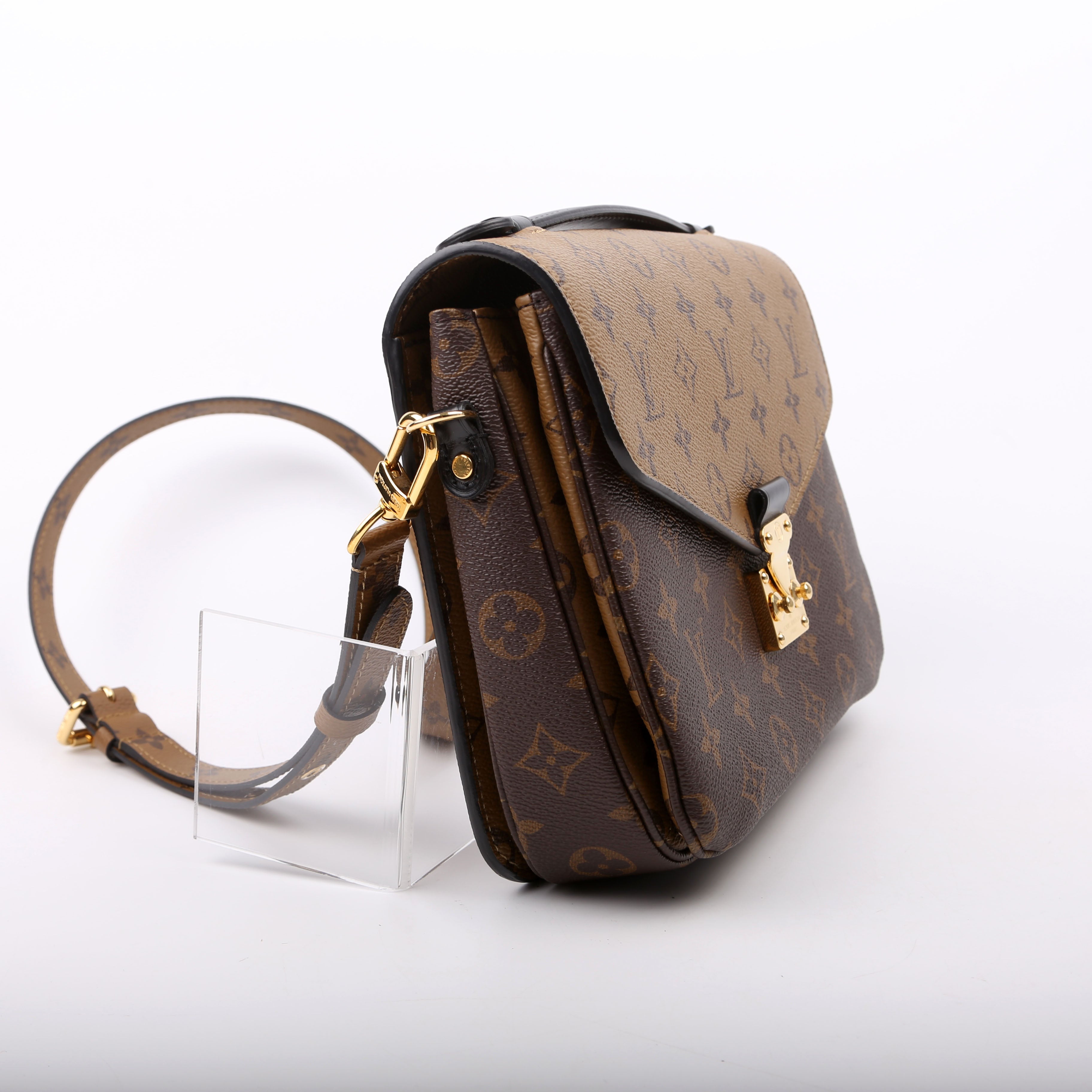 Pochette Metis Reverse Monogram