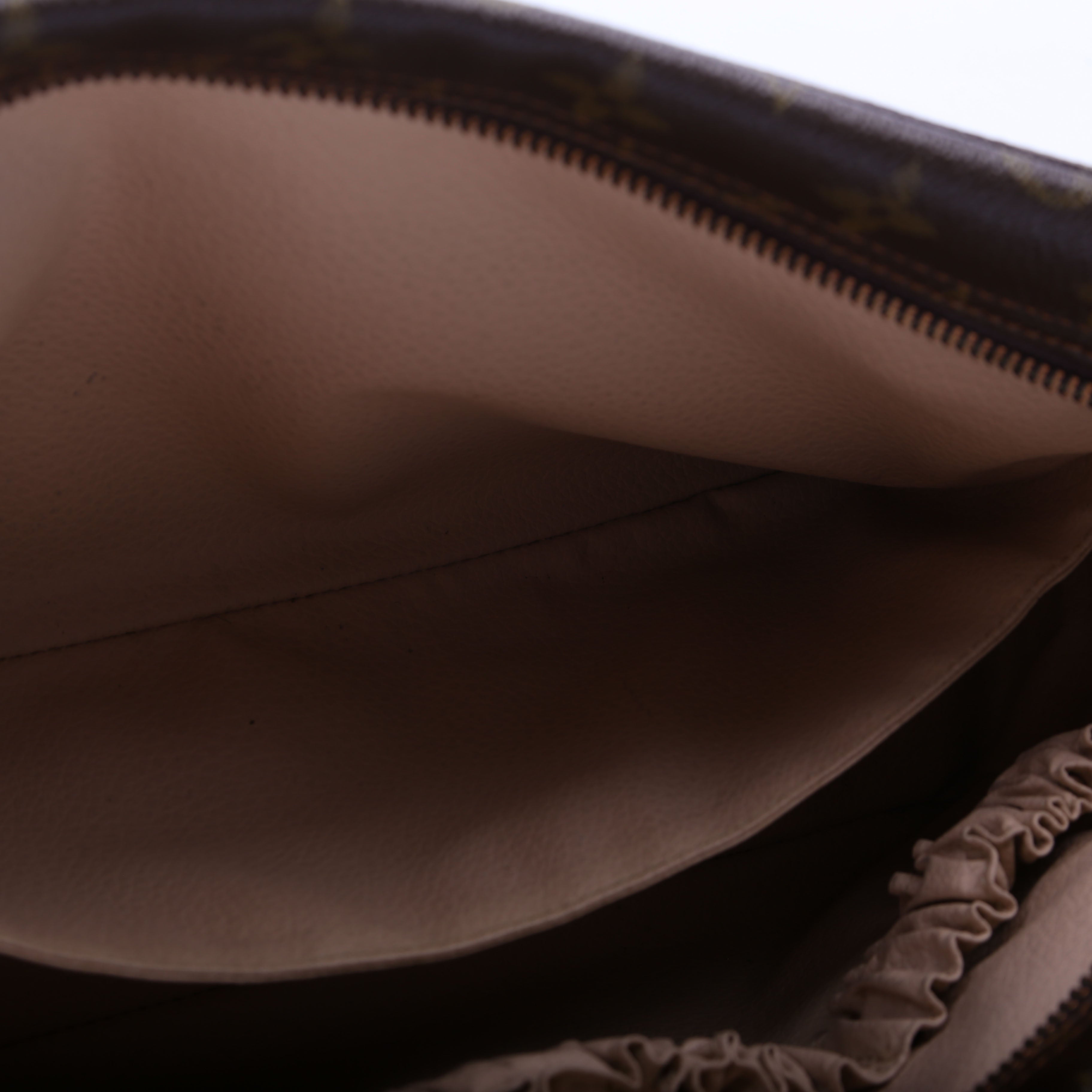 Trousse Toilette 28 Monogram
