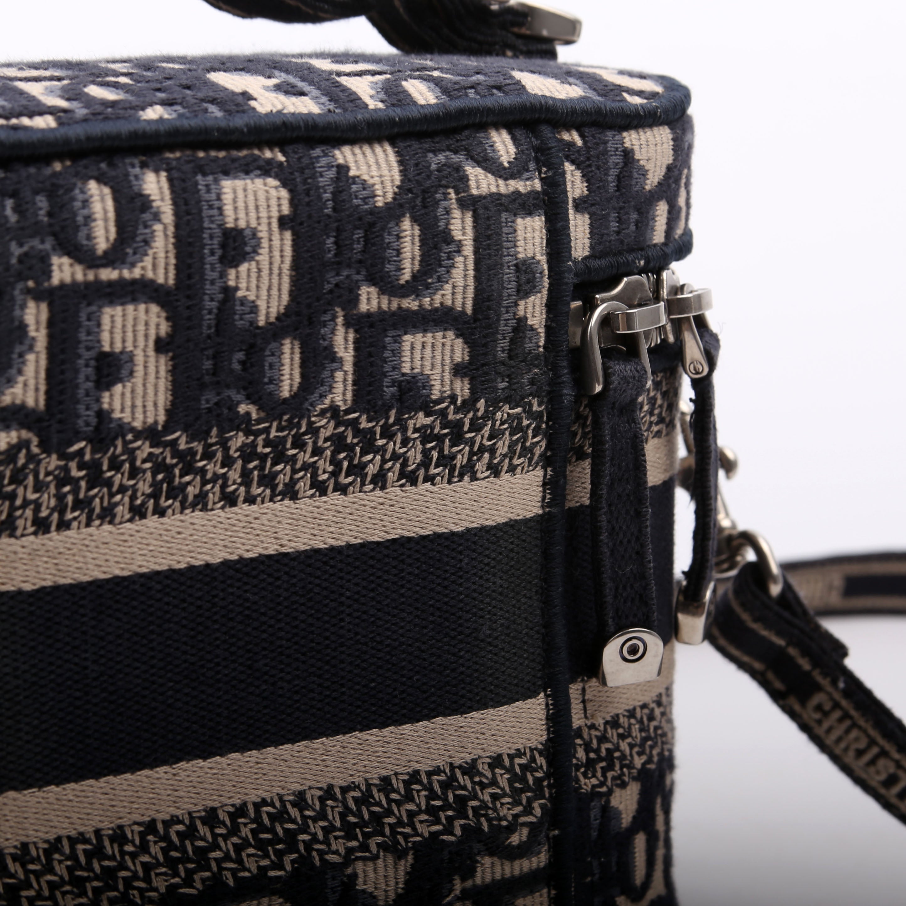 Travel Small Vanity Case Oblique With Strap