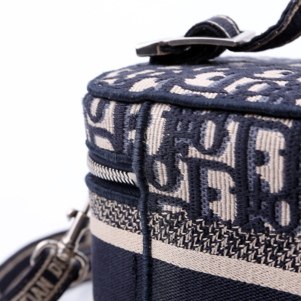 Travel Small Vanity Case Oblique With Strap