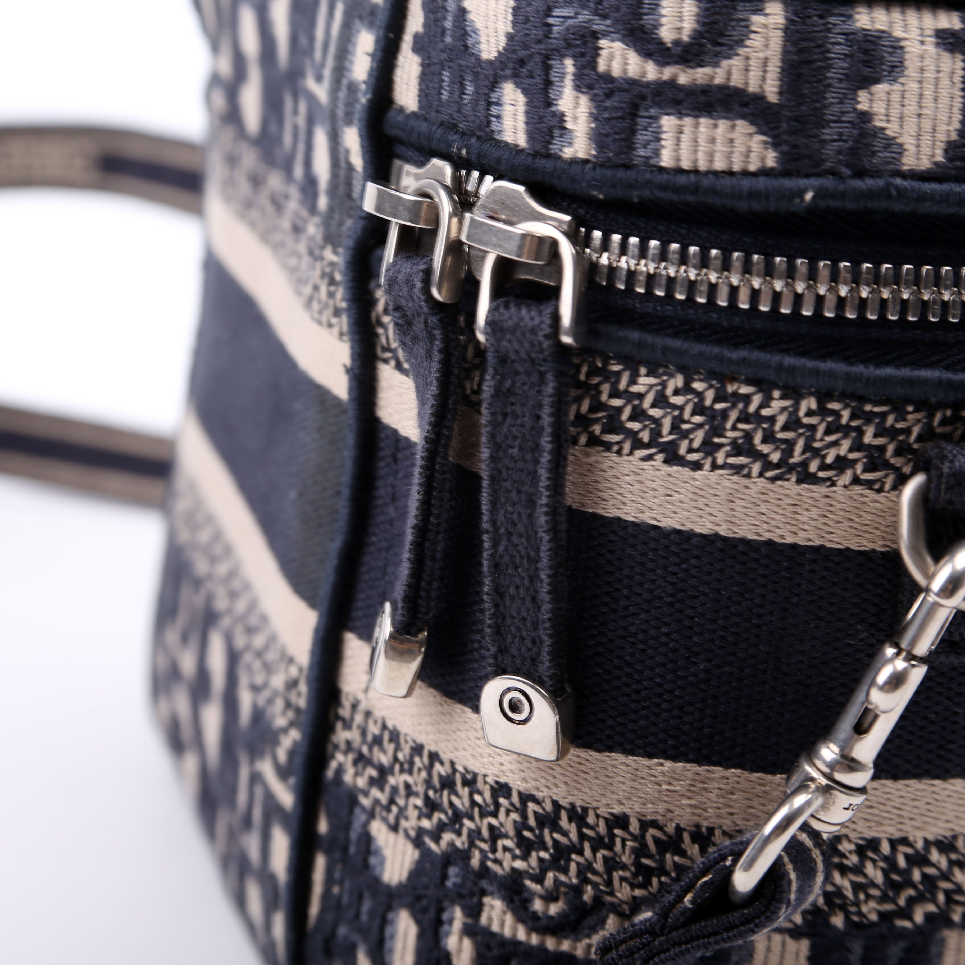 Travel Small Vanity Case Oblique With Strap