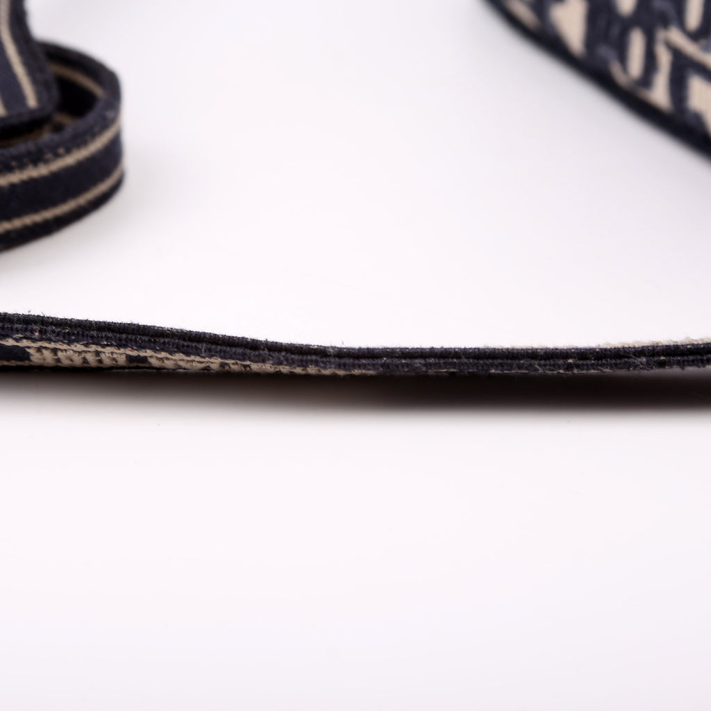 Travel Small Vanity Case Oblique With Strap