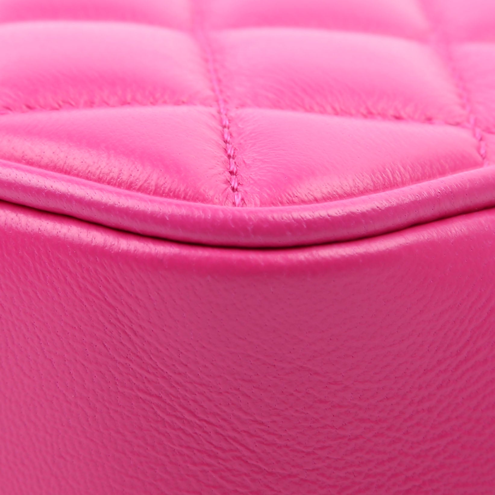 La Medusa Quilted Leather Small Camera Bag Pink