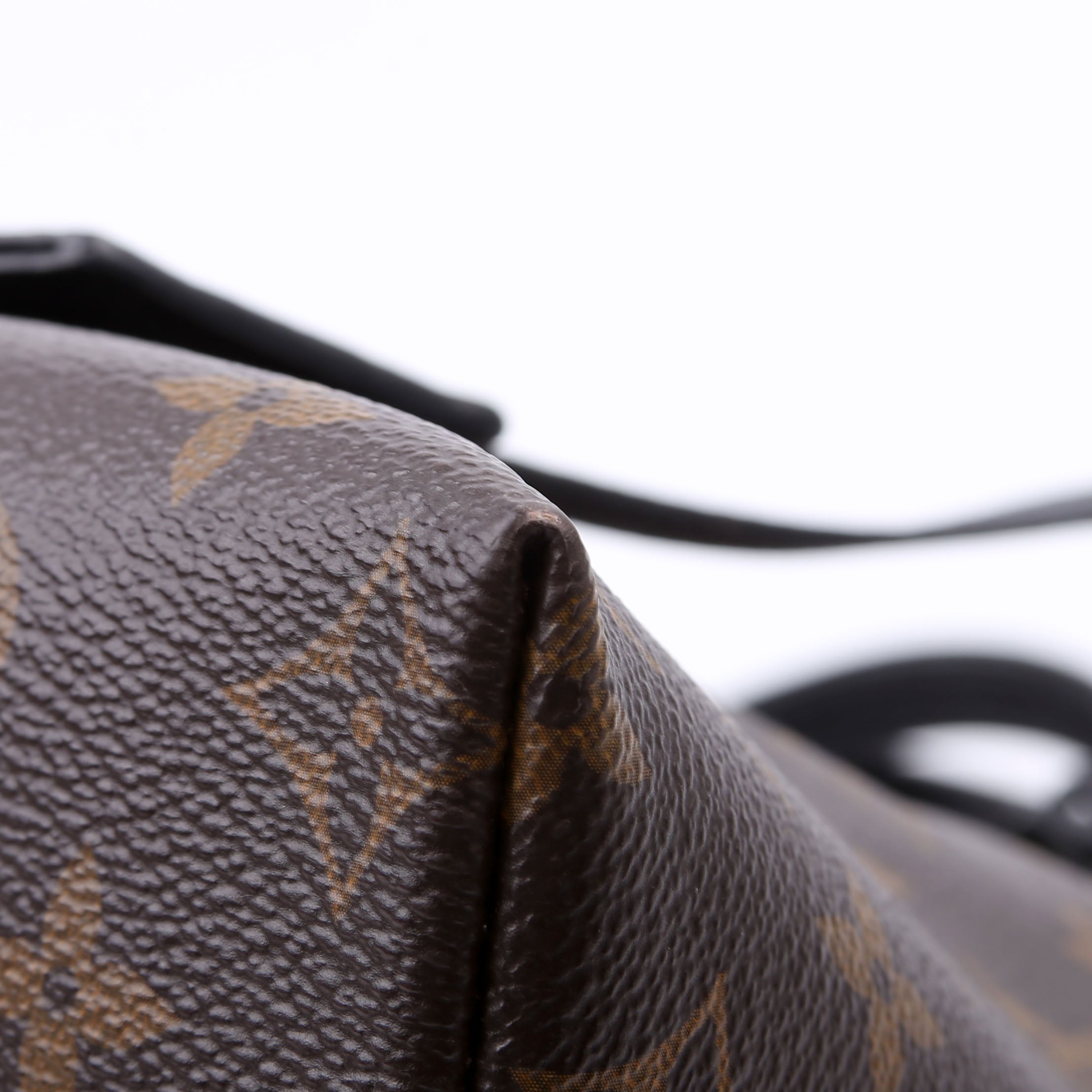 Alma BNB Monogram Black