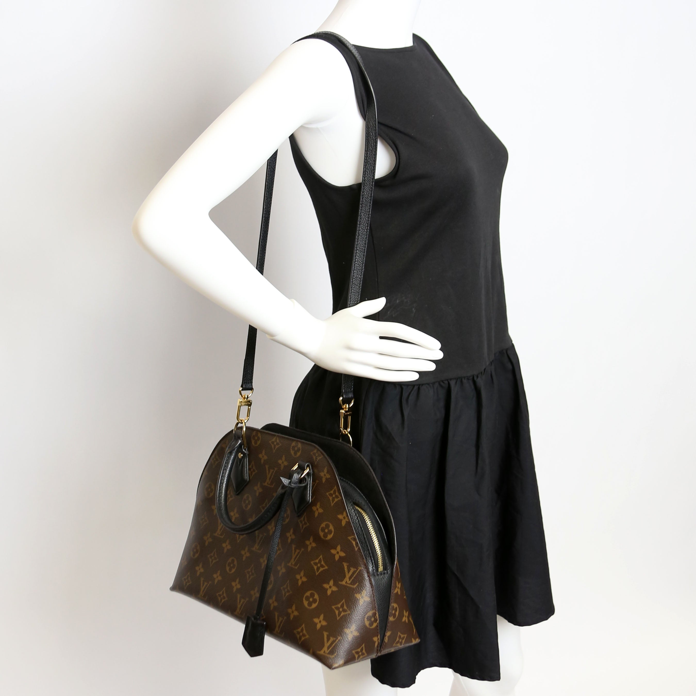 Alma BNB Monogram Black