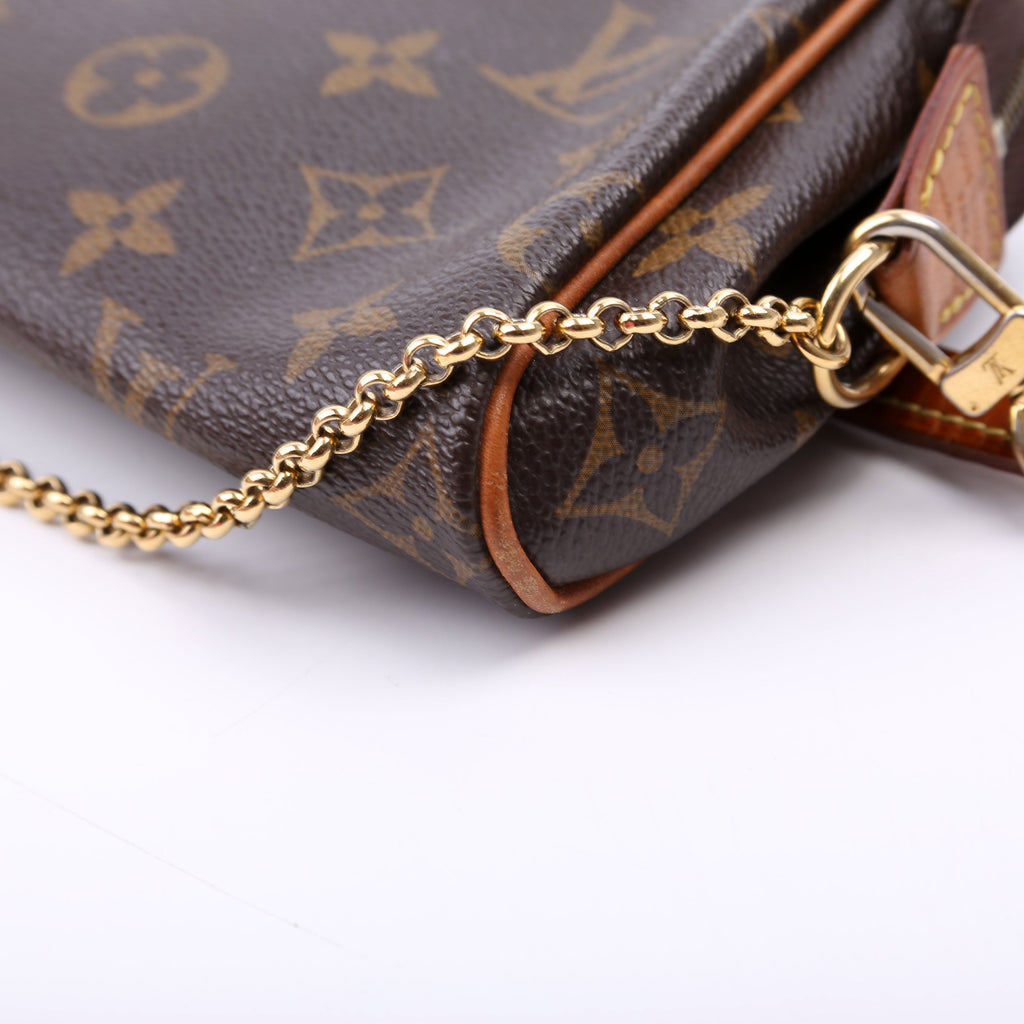 Eva Clutch Monogram