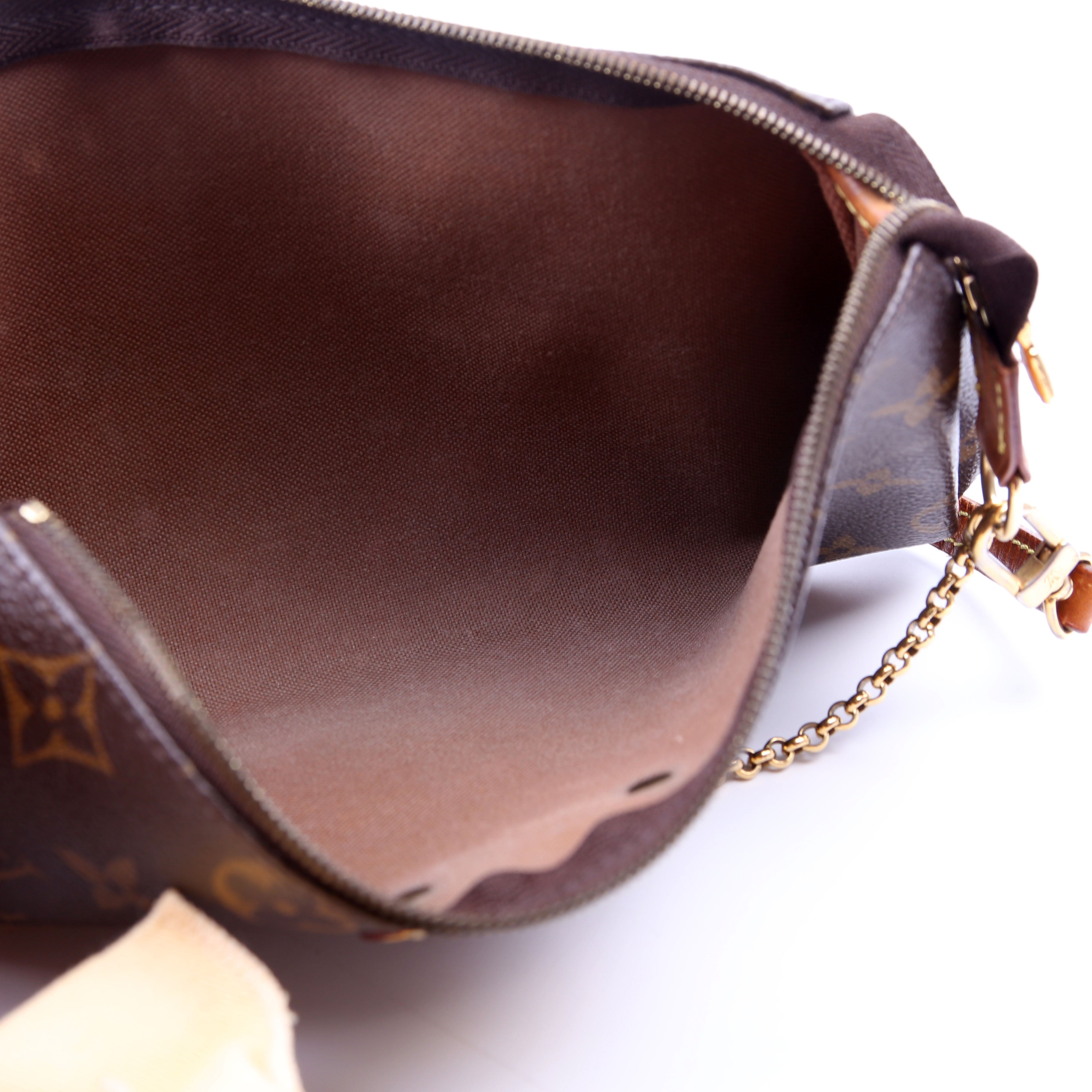 Eva Clutch Monogram