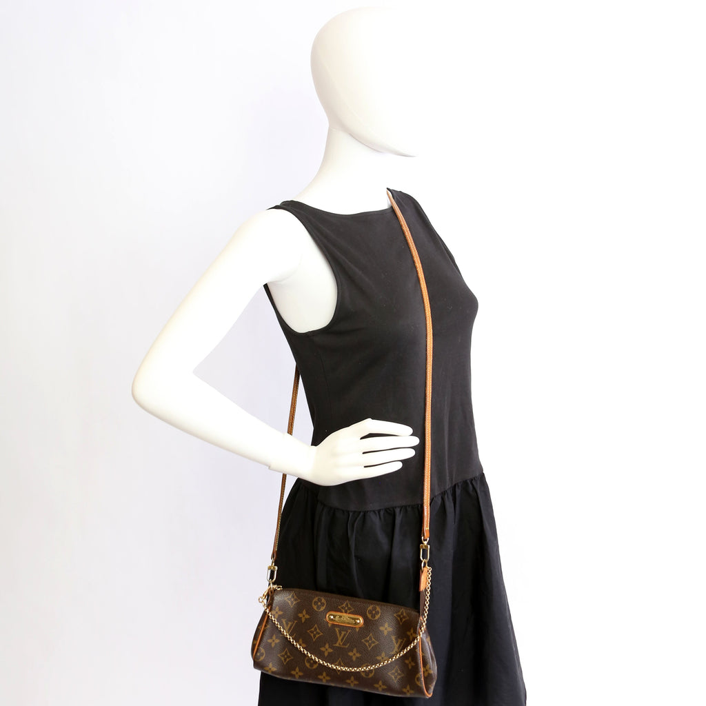 Eva Clutch Monogram