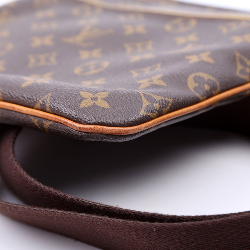Pochette Valmy Monogram