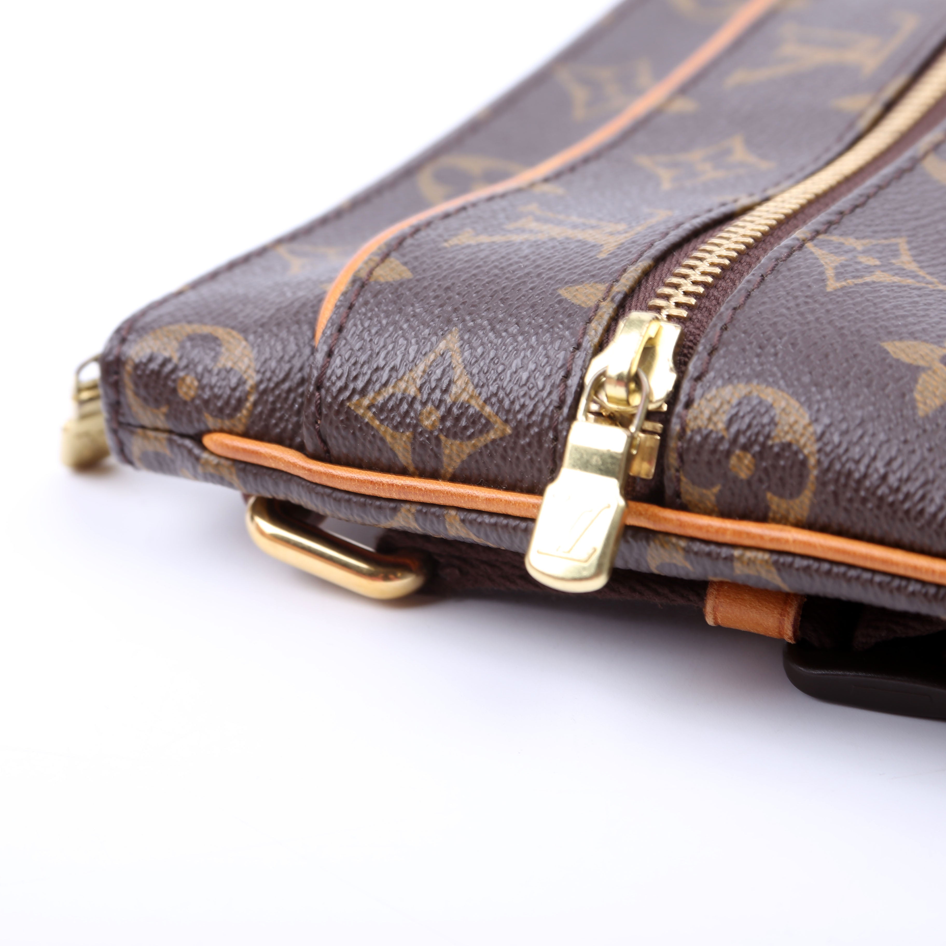 Pochette Valmy Monogram
