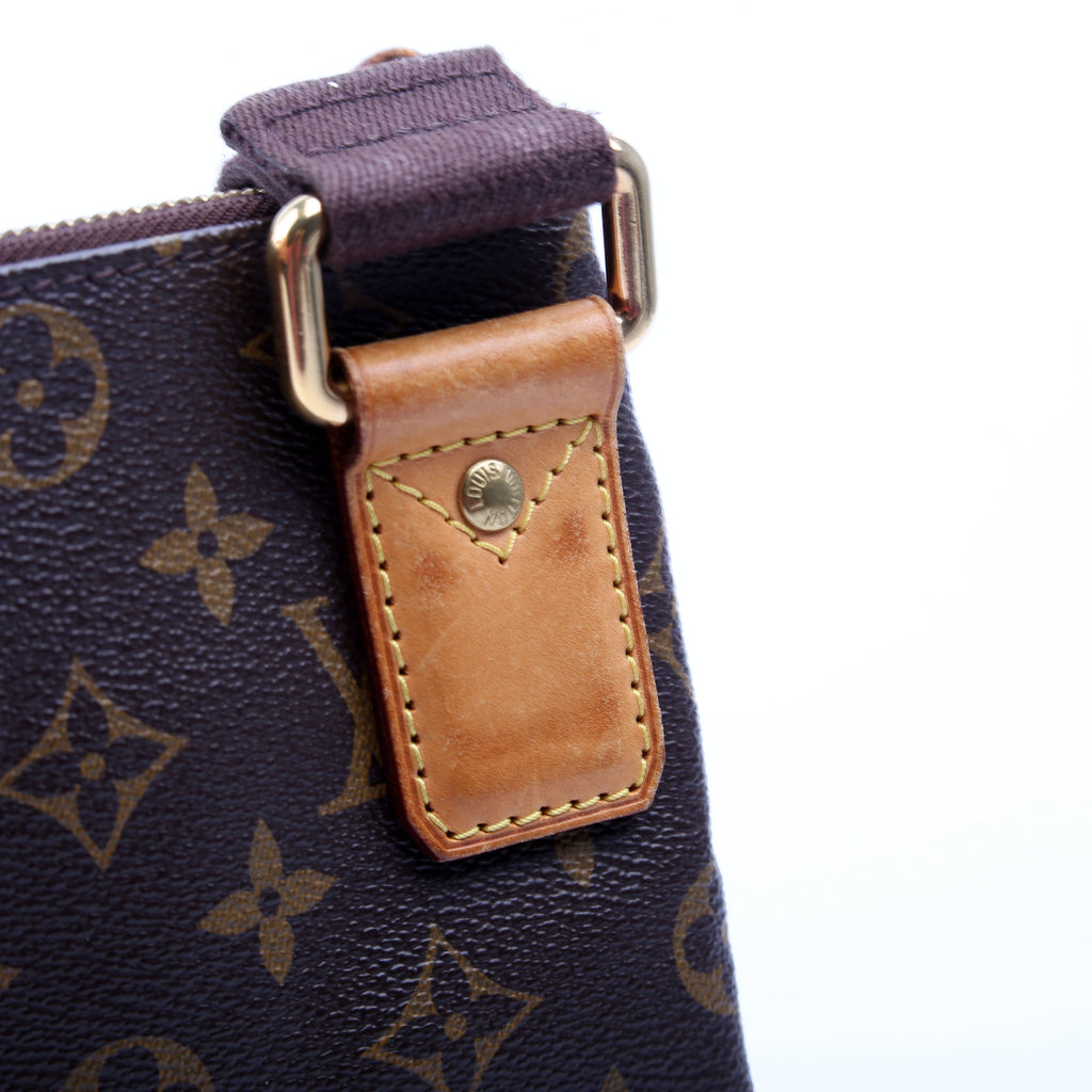 Pochette Valmy Monogram