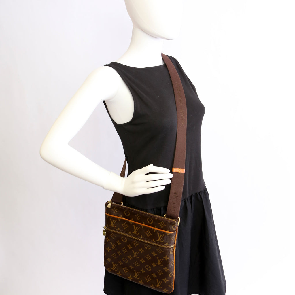 Pochette Valmy Monogram