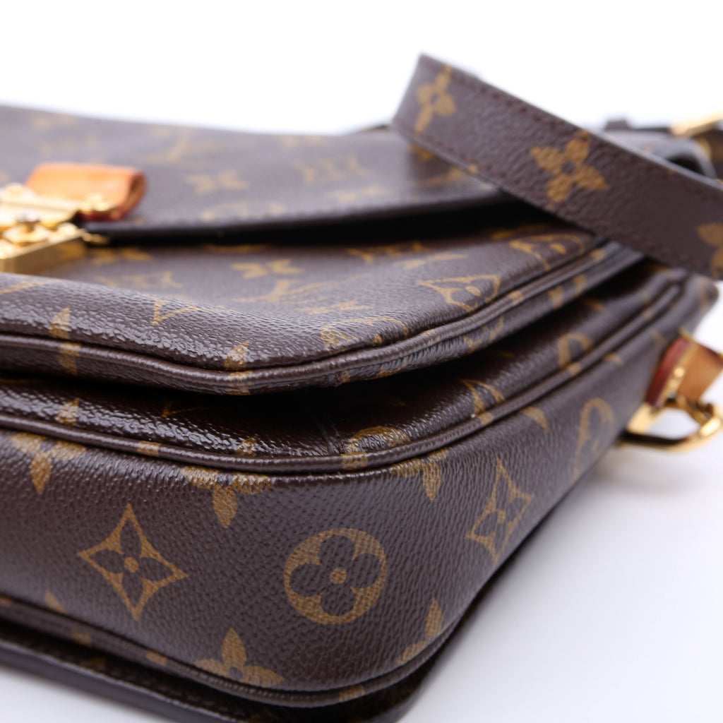 Pochette Metis Monogram