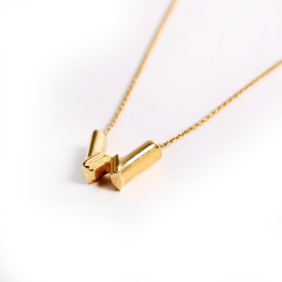 LV & Me 'W' Initial Necklace Gold