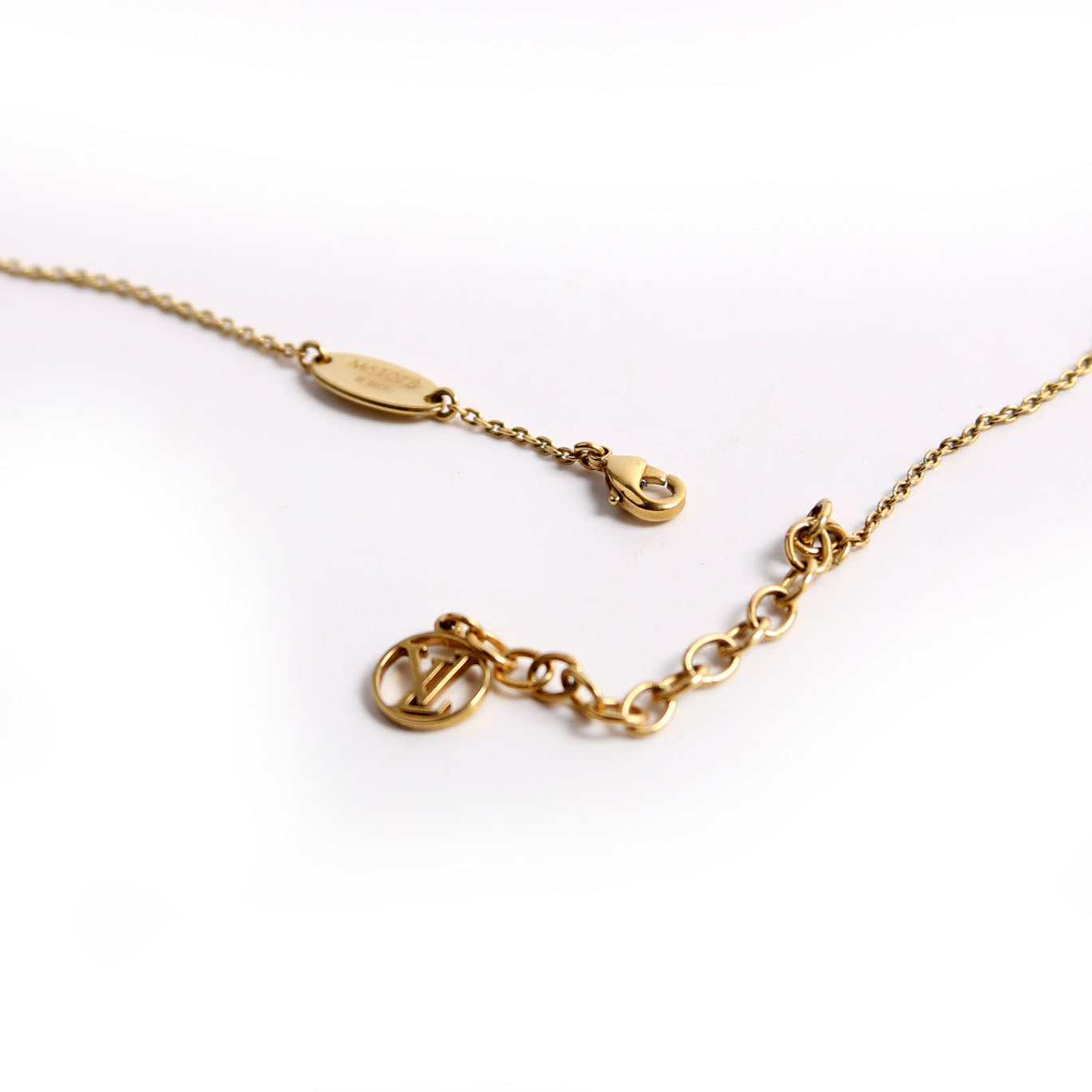 LV & Me 'W' Initial Necklace Gold