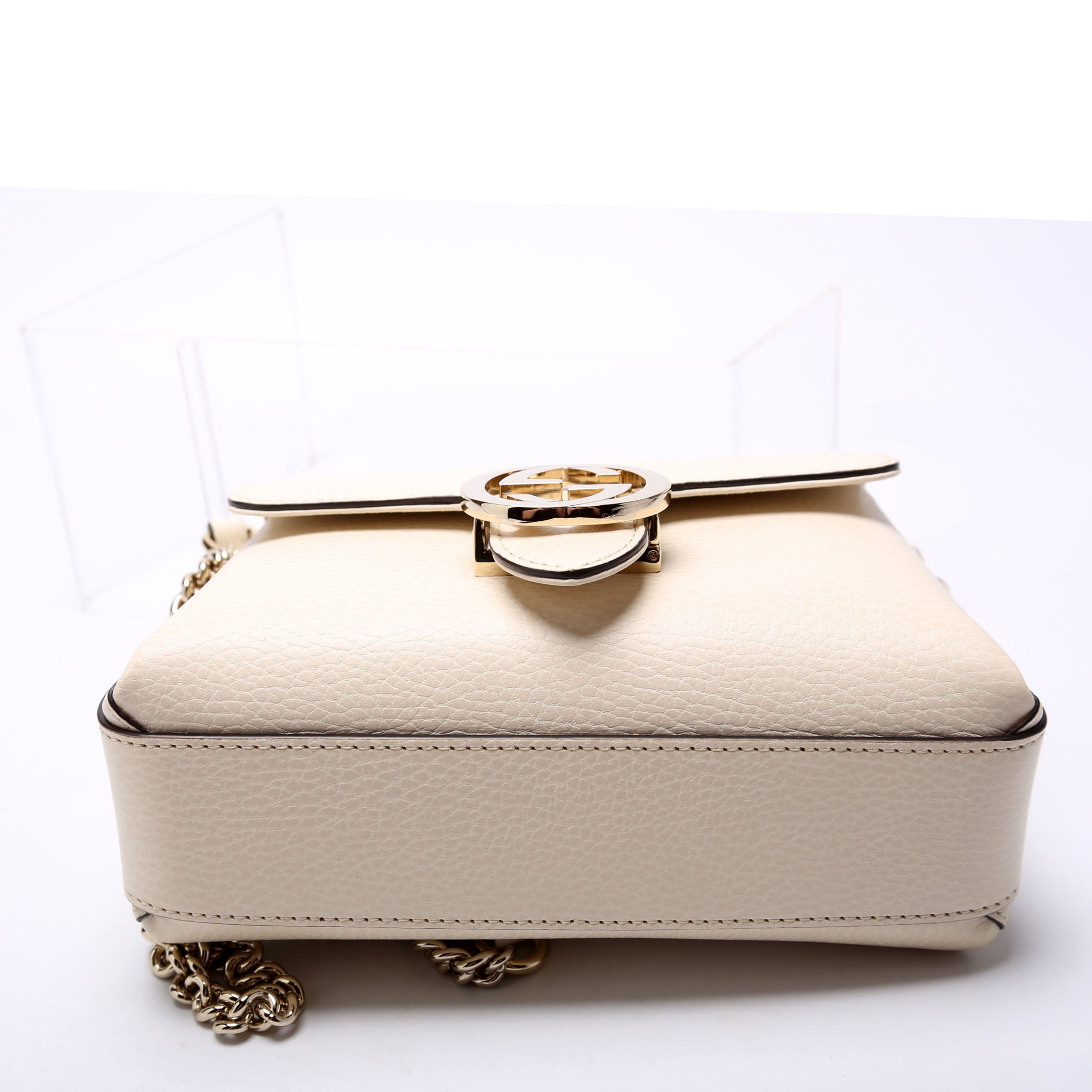 607720 Interlocking Small Xbody White