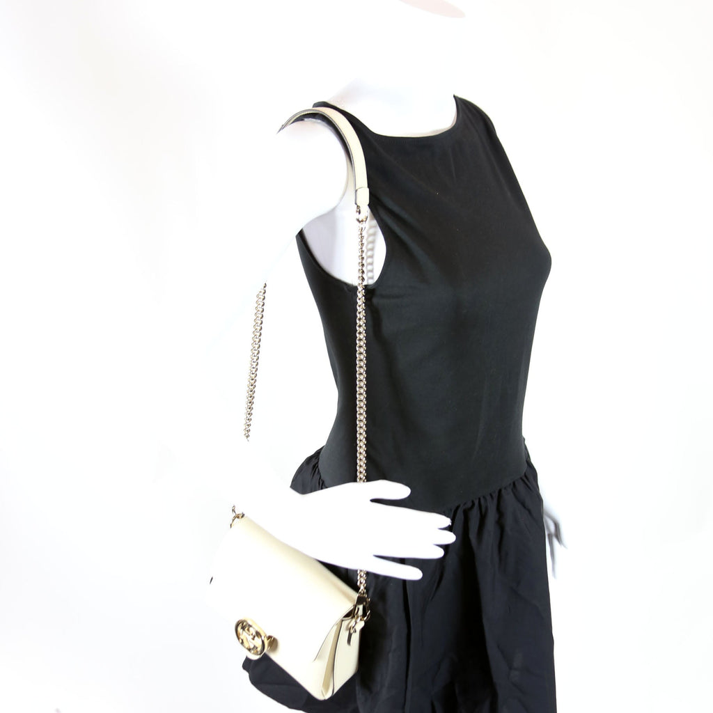 607720 Interlocking Small Xbody White