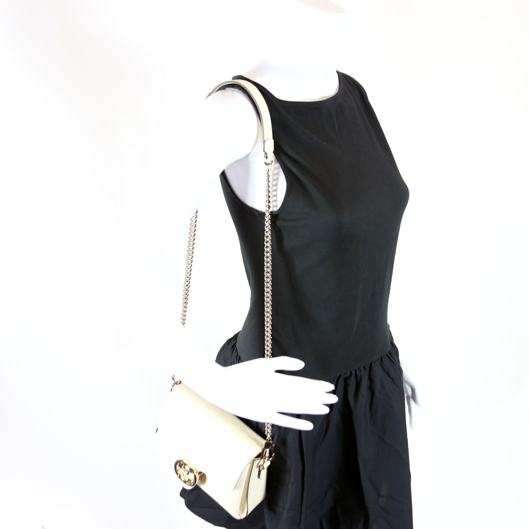 607720 Interlocking Small Xbody White