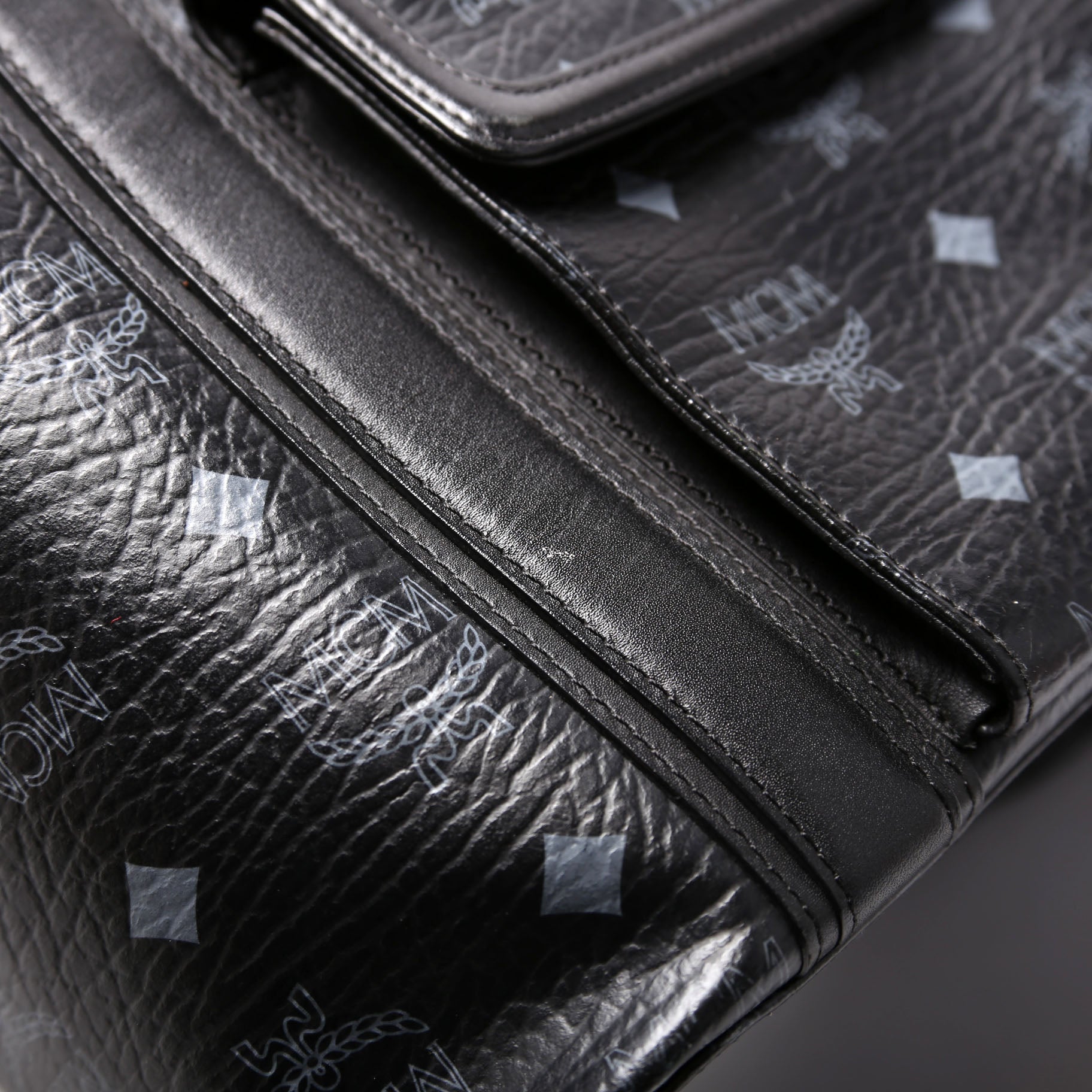 Visetos Front Pocket Tote Black