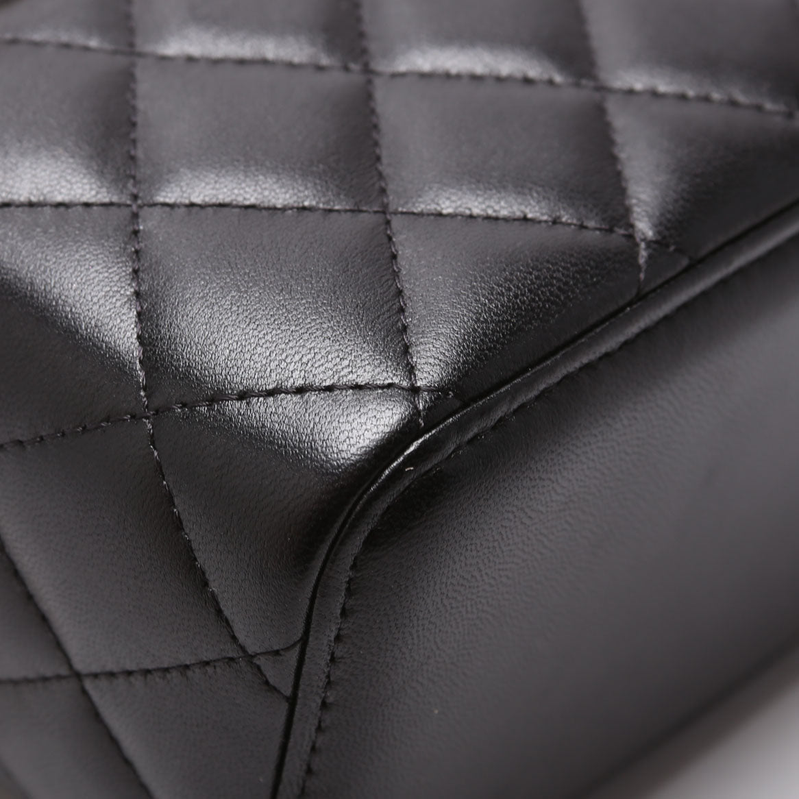 Vanity Case Top Handle Small Lambskin 31M Black