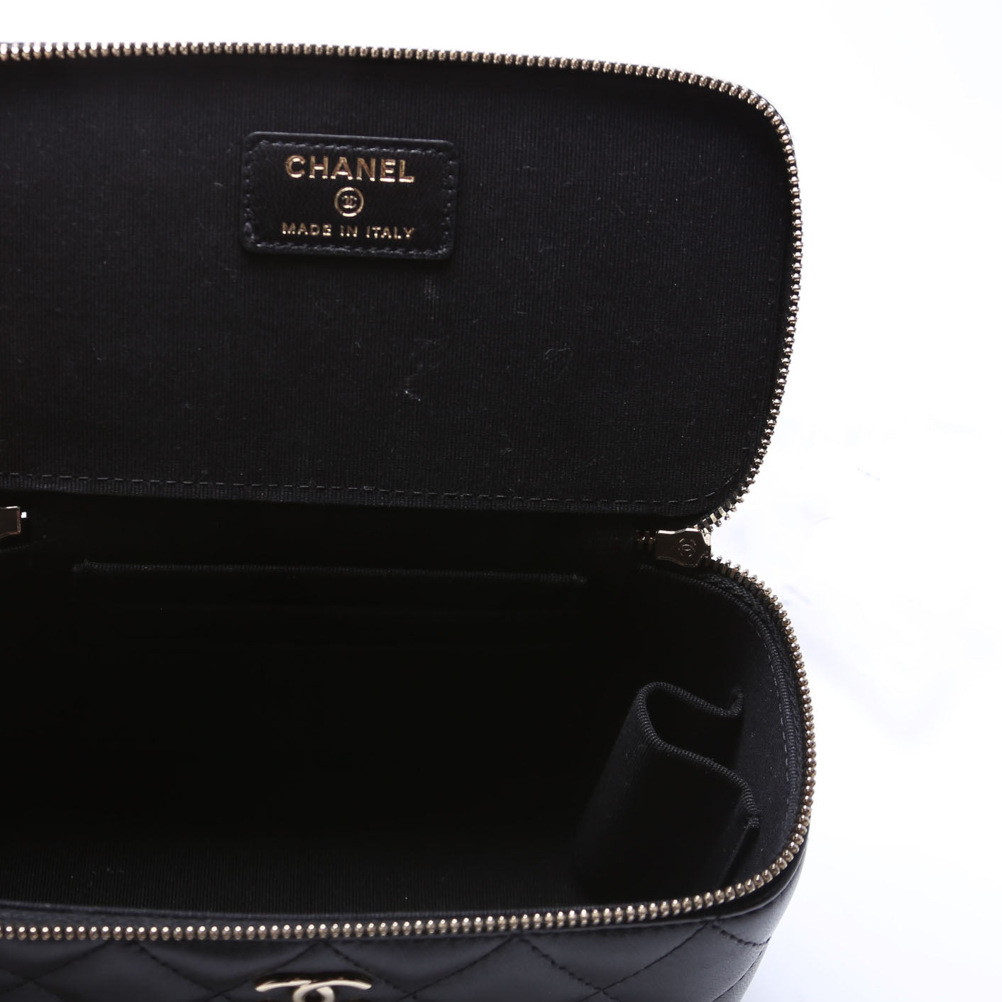 Vanity Case Top Handle Small Lambskin 31M Black
