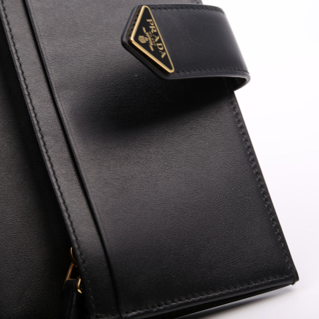 Saffiano Triangle Logo Large Wallet Black
