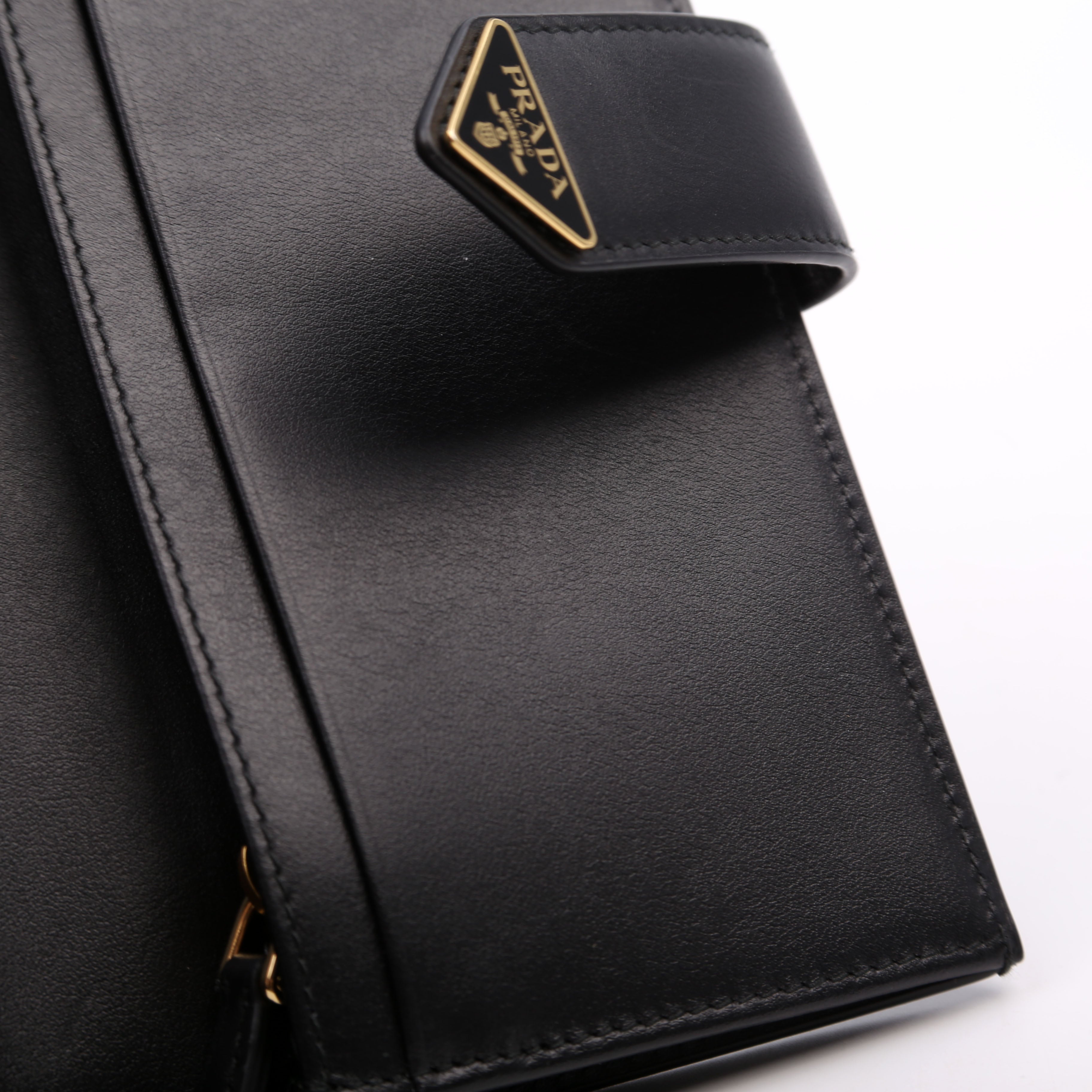 Saffiano Triangle Logo Large Wallet Black