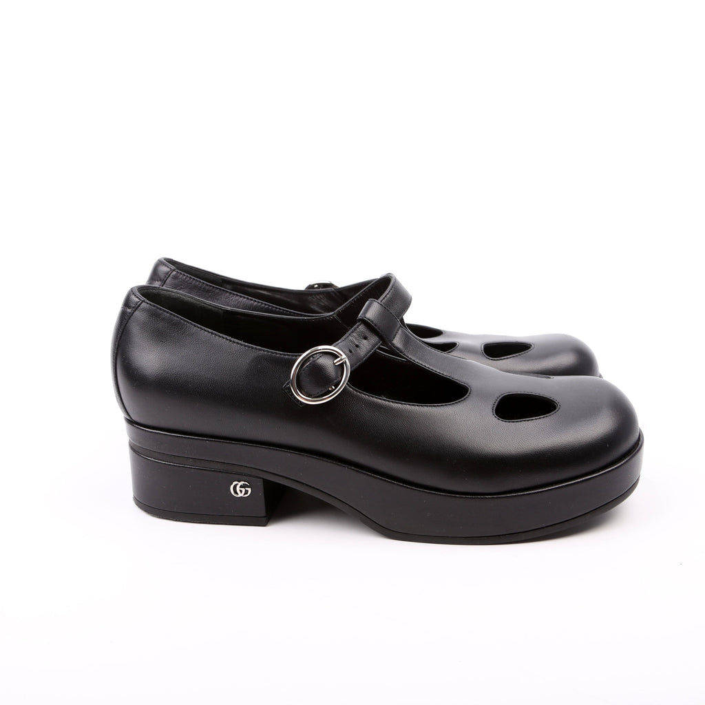 Leather Cut-Out Mary Jane Pumps Size 38 Black