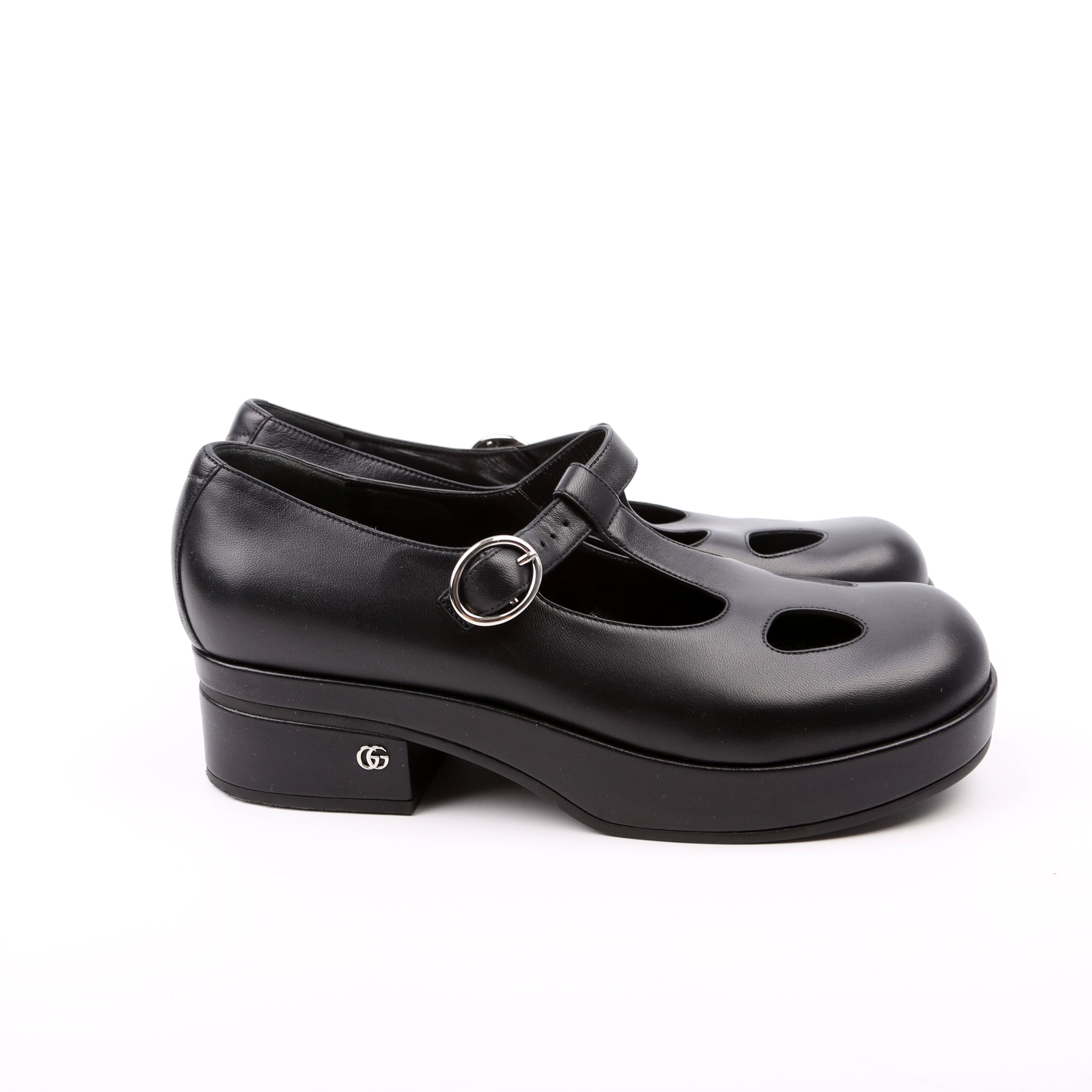 Leather Cut-Out Mary Jane Pumps Size 38 Black