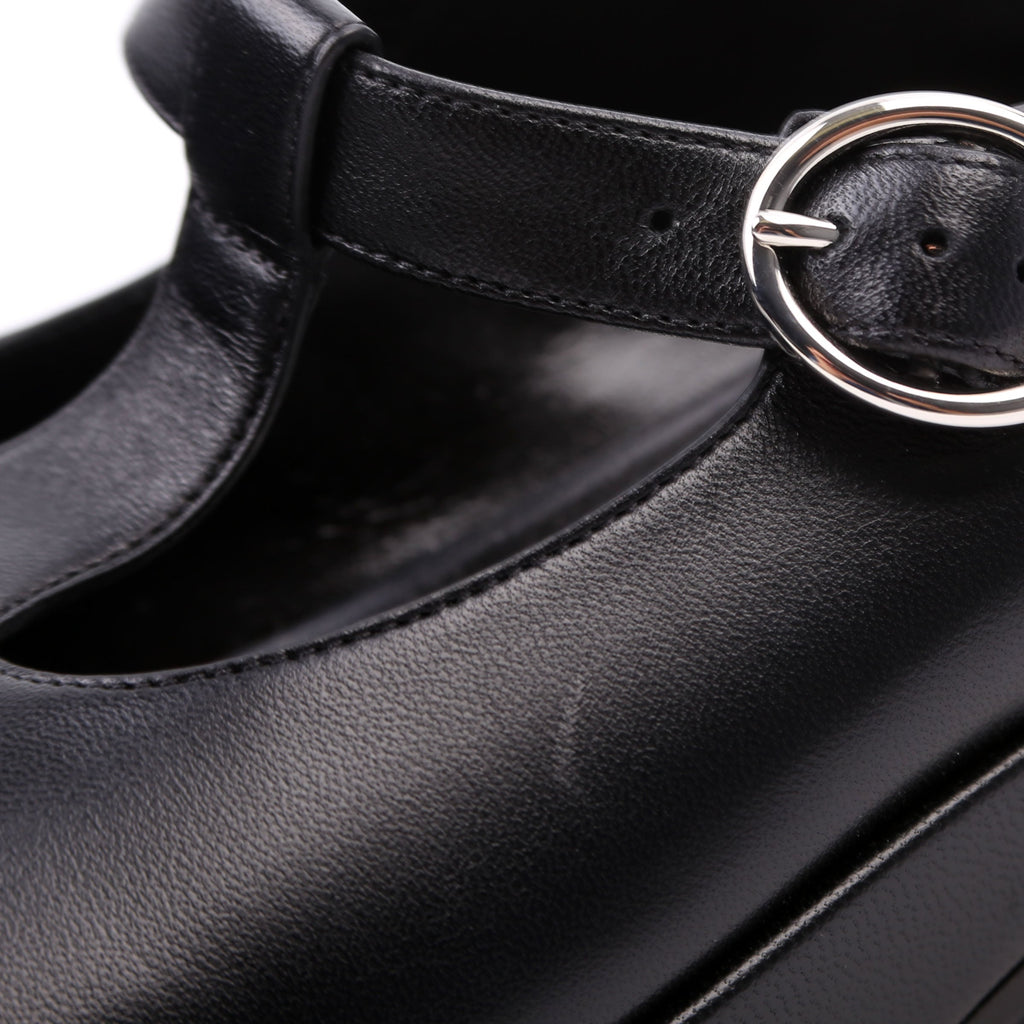 Leather Cut-Out Mary Jane Pumps Size 38 Black