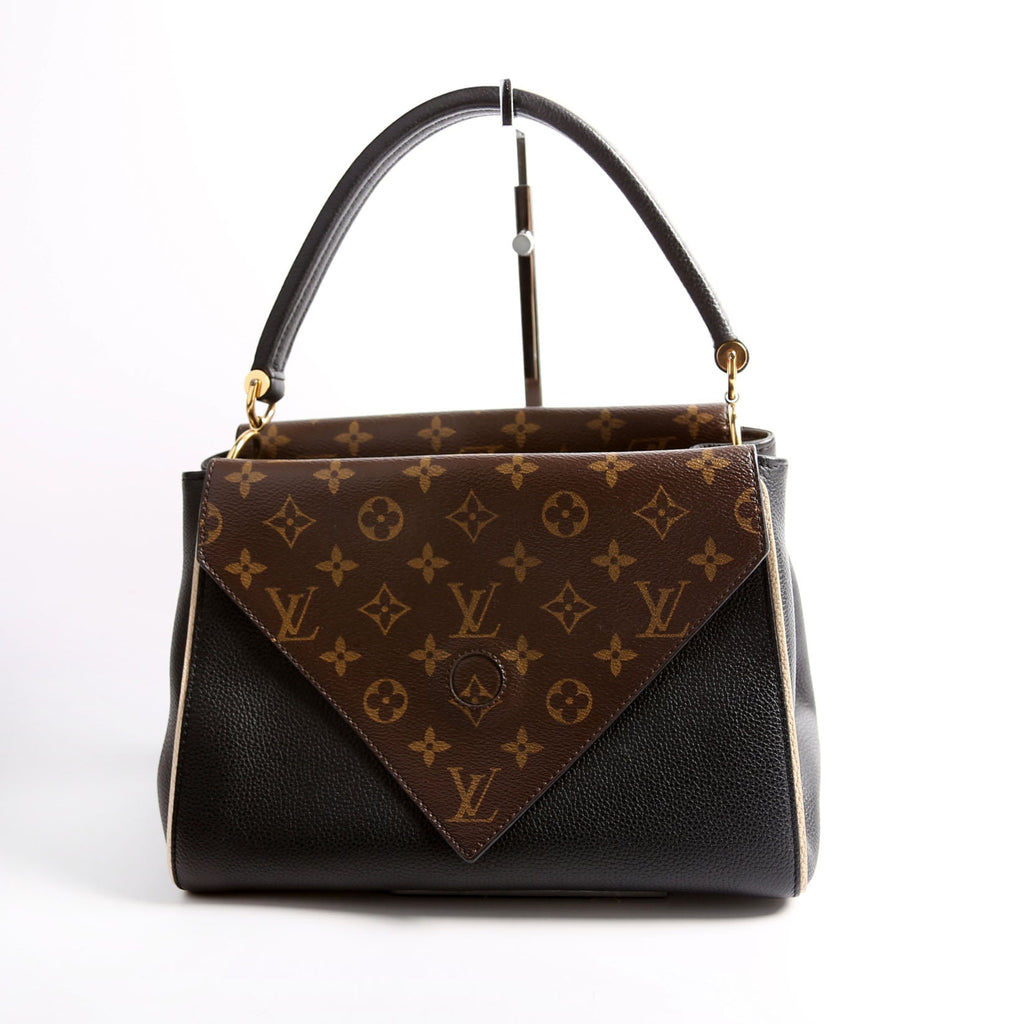 Double V Leather Black