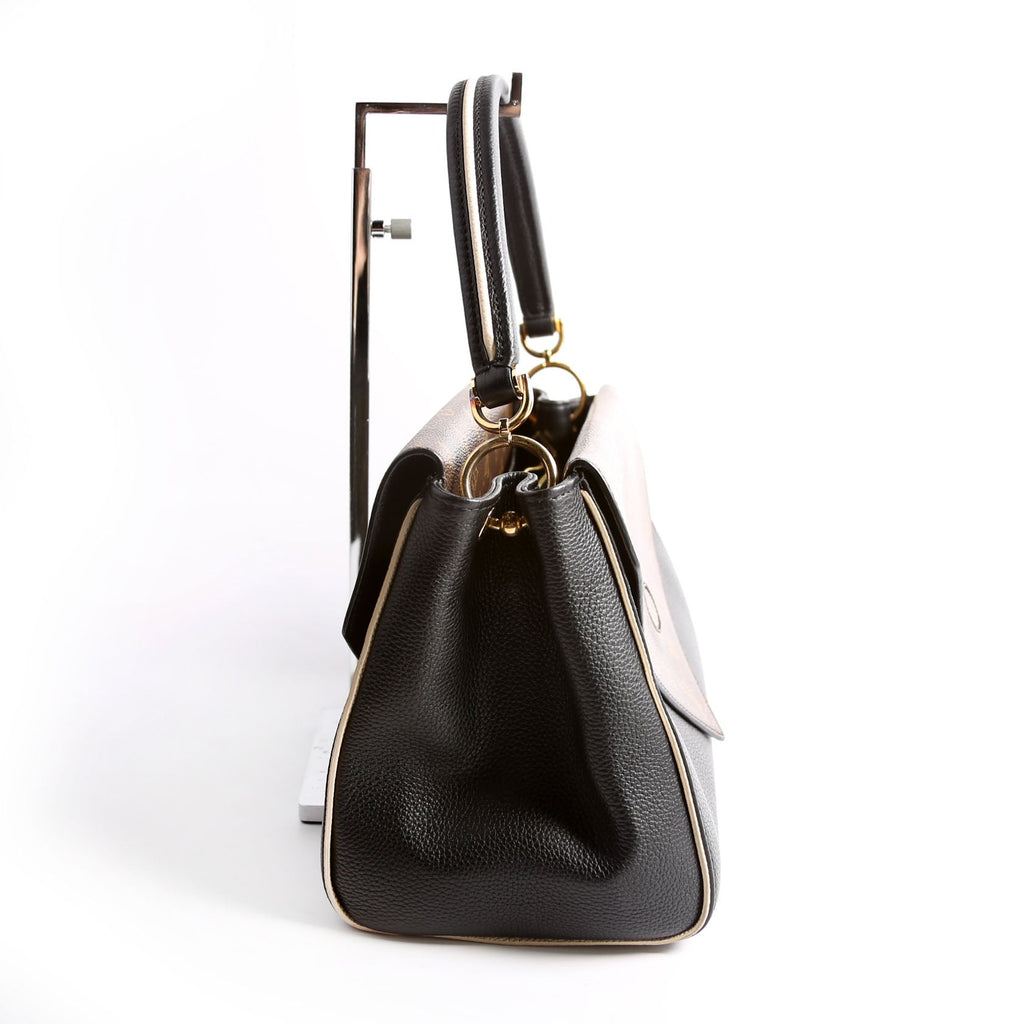 Double V Leather Black