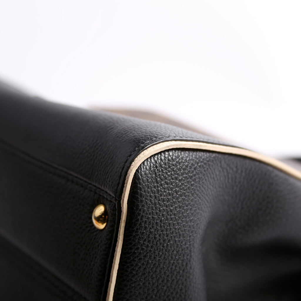 Double V Leather Black
