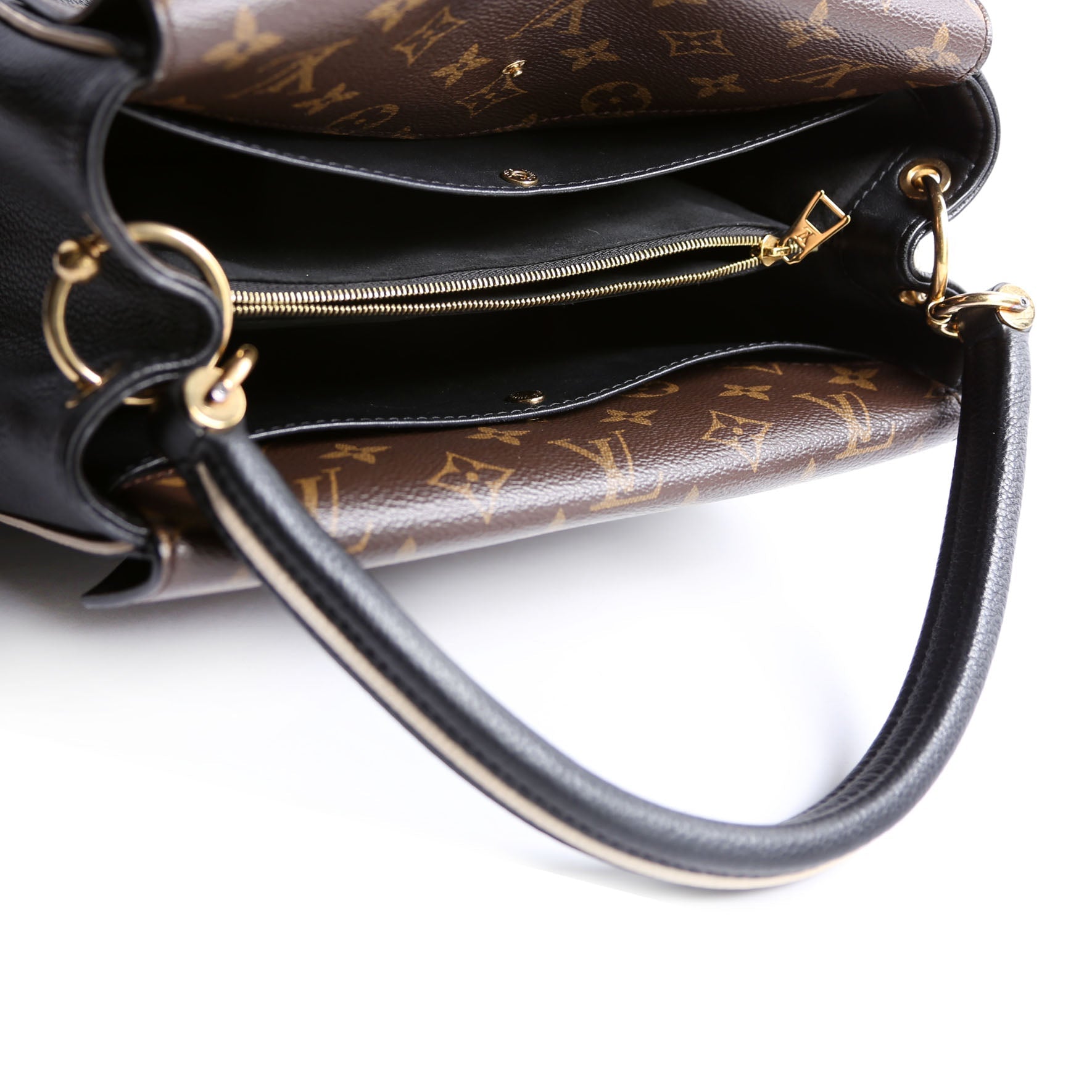 Double V Leather Black